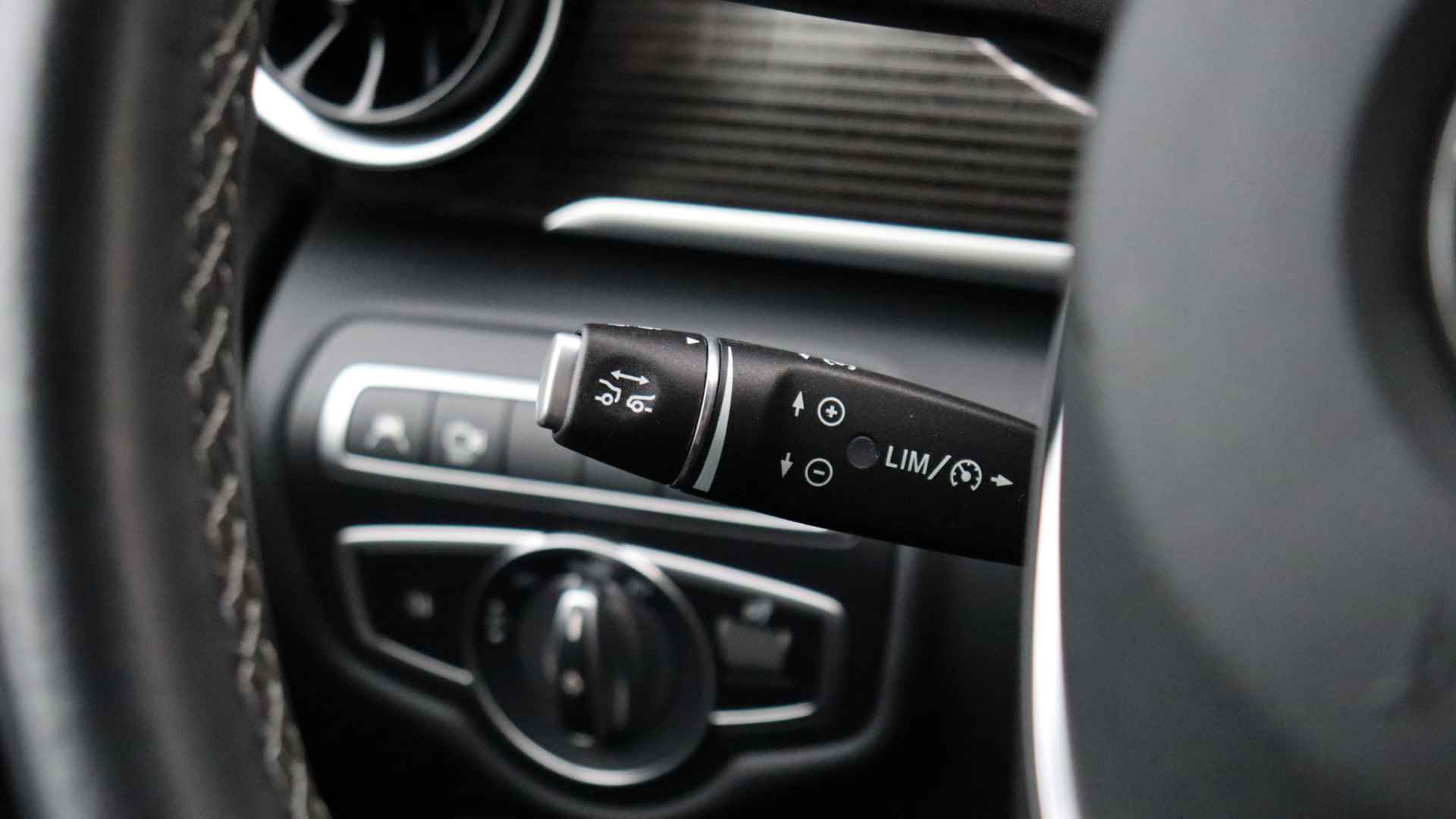 Mercedes-Benz EQV 300 L2 Avantgarde 7-Pers | Burmester | Surround View | Airmatic | Leder | Distronic plus - 11/30