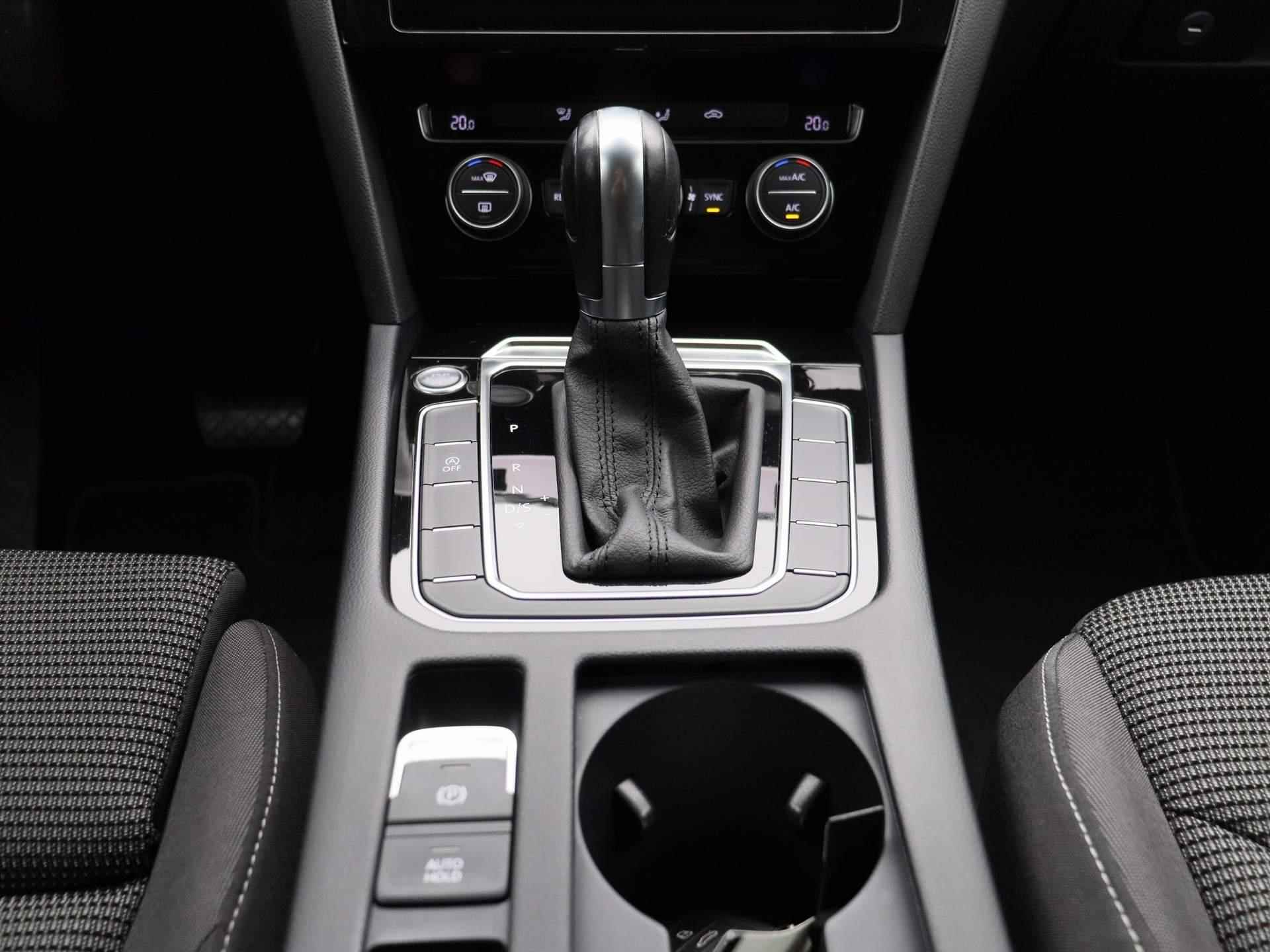 Volkswagen Arteon 2.0 TDI | Trekhaak Elektrisch Uitklapbaar | Navi | Adaptive Cruise | PDC V+A | Keyless | Camera | LED | Executive-pakket | - 10/36