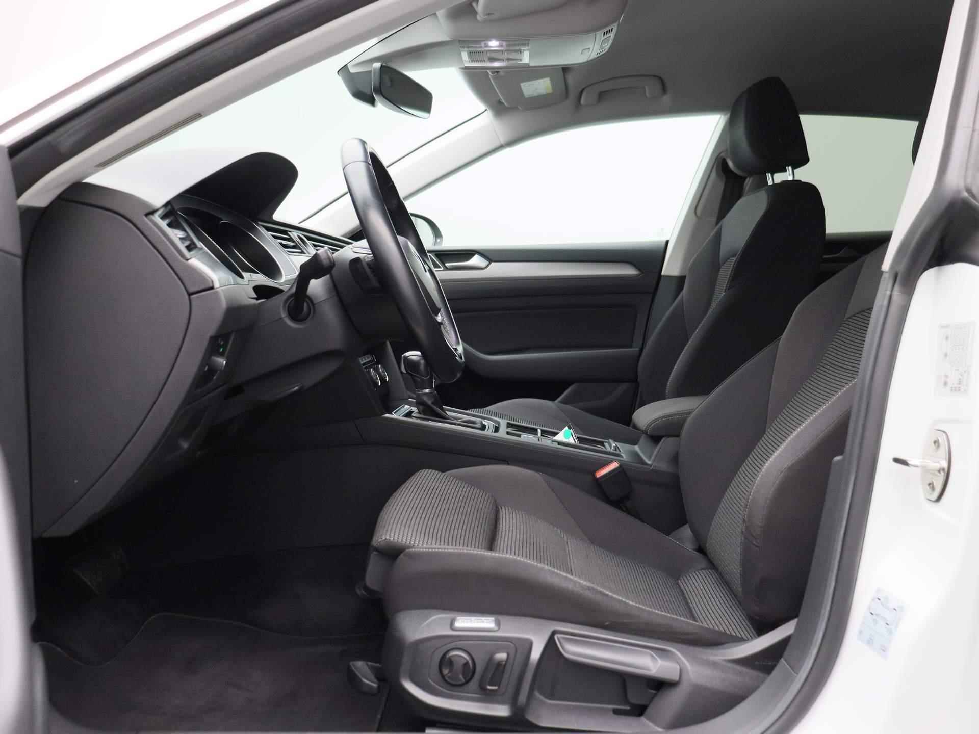 Volkswagen Arteon 2.0 TDI | Trekhaak Elektrisch Uitklapbaar | Navi | Adaptive Cruise | PDC V+A | Keyless | Camera | LED | Executive-pakket | - 11/36