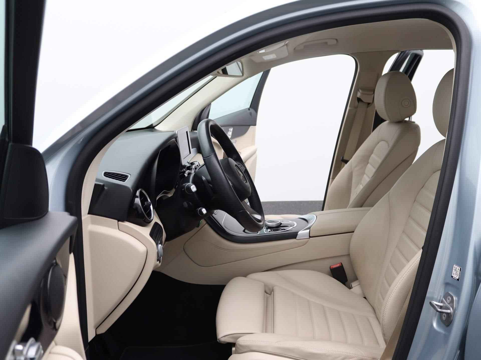 Mercedes-Benz GLC-klasse 250 4MATIC Edition 1 Automaat | | Achteruitrijcamera | Elektrische stoelen | Trekhaak | Cruisecontrole | Climatecontrole | - 11/48