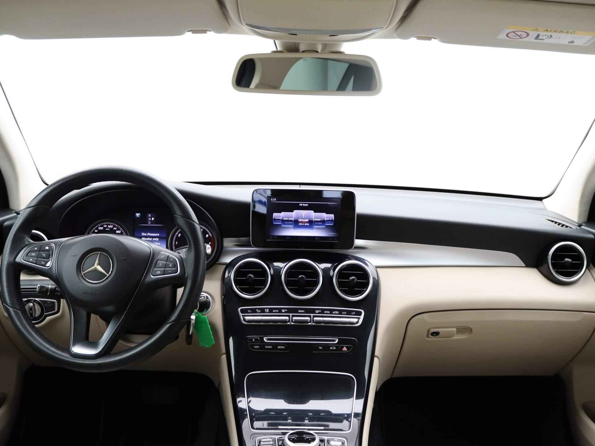 Mercedes-Benz GLC-klasse 250 4MATIC Edition 1 Automaat | | Achteruitrijcamera | Elektrische stoelen | Trekhaak | Cruisecontrole | Climatecontrole | - 30/48