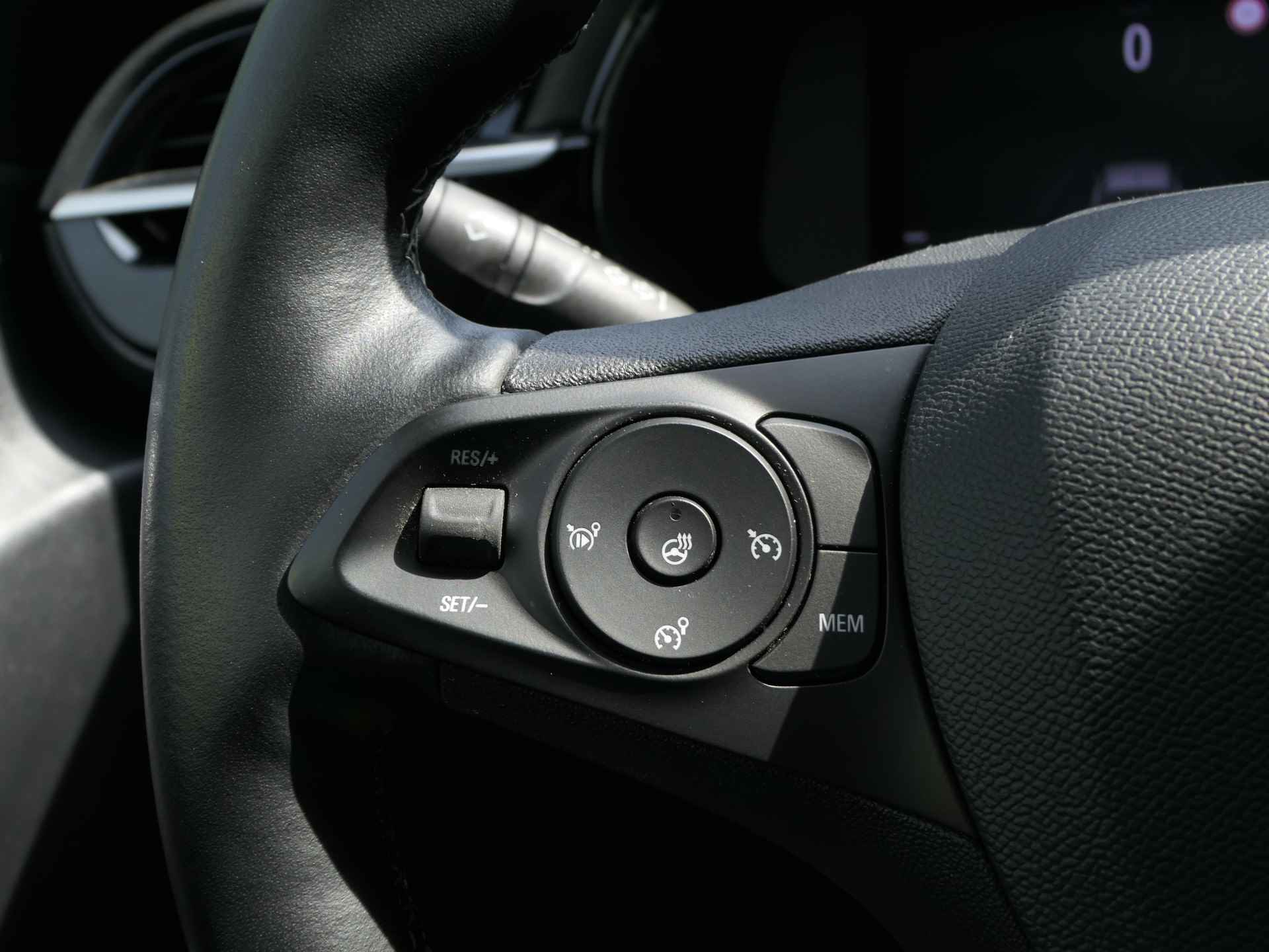 Opel Corsa 1.2 Turbo 100pk Elegance | Panoramadak | Camera | ECC | 17" LMV - 32/37