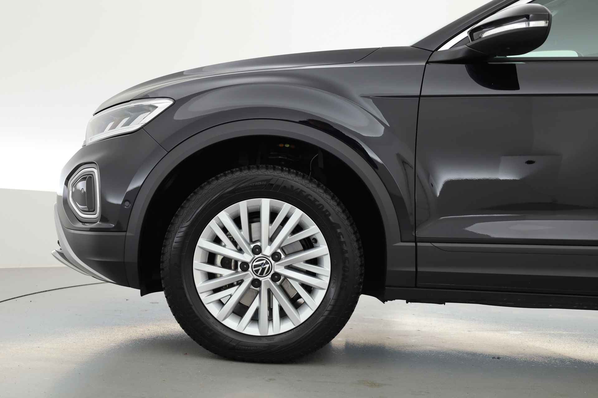 Volkswagen T-Roc 1.5 TSI DSG 150pk | Navi | Afn. Trekhaak | Stoelverw. | Adapt. Cruise | Clima - 25/28