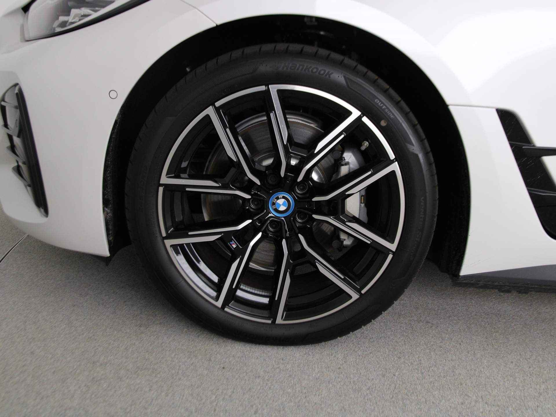 BMW i4 eDrive40 M-Sport - 23/23