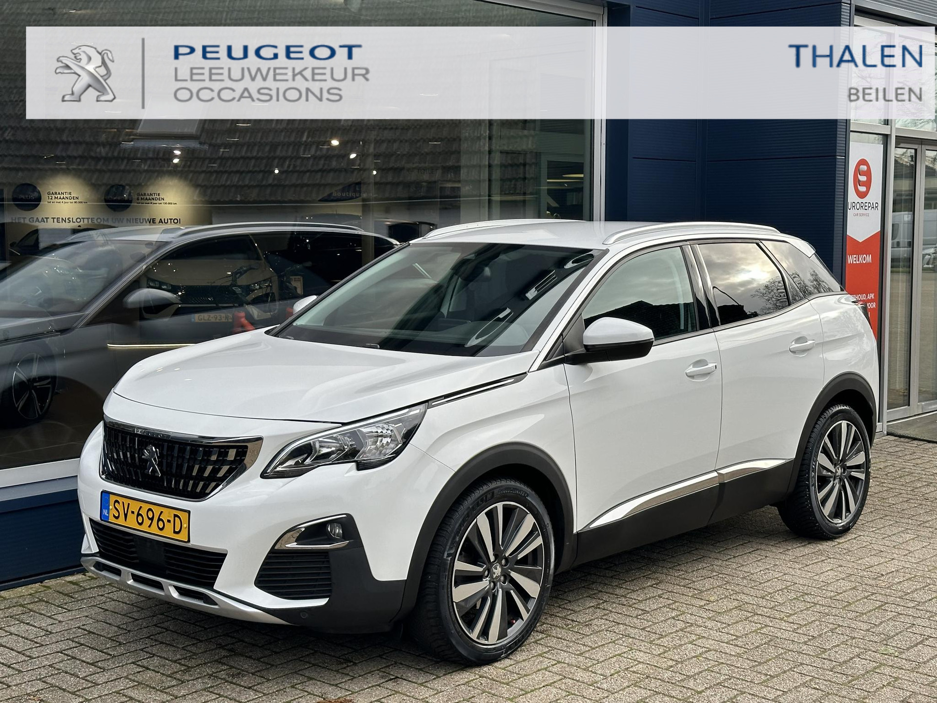 Peugeot 3008 1.2 Turbo 130 PK Allure | Afneembare Trekhaak | Electrische Kofferklep | Keyless Entry | Volleder Interieur met Stoelverwarming| Electrisch verstelbare Bestuurders stoel | Dode hoek Bewaking |