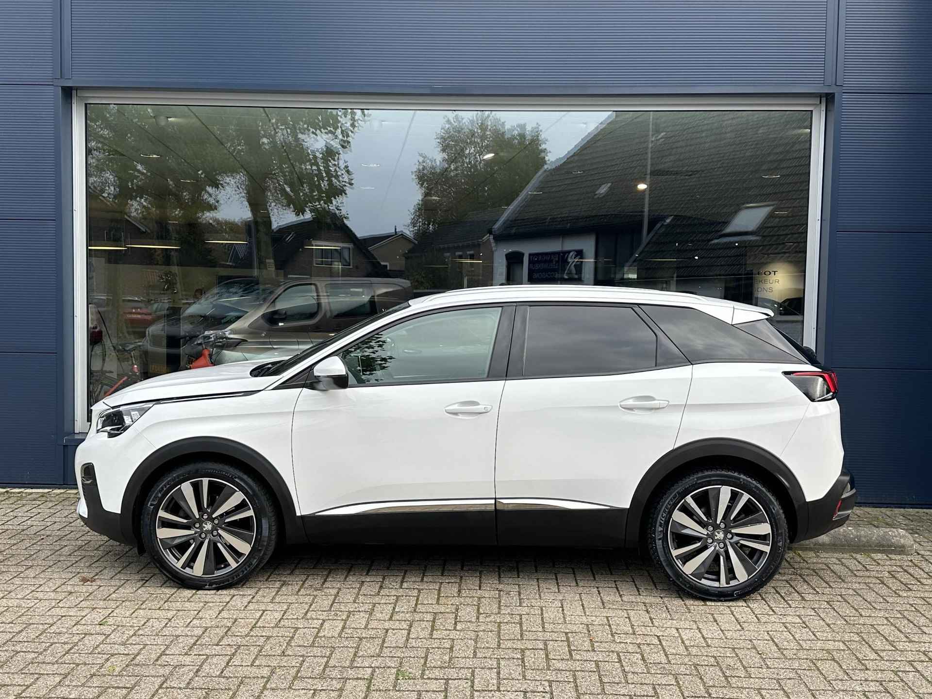 Peugeot 3008 1.2 Turbo 130 PK Allure | Afneembare Trekhaak | Electrische Kofferklep | Keyless Entry | Volleder Interieur met Stoelverwarming| Electrisch verstelbare Bestuurders stoel | Dode hoek Bewaking | - 2/45