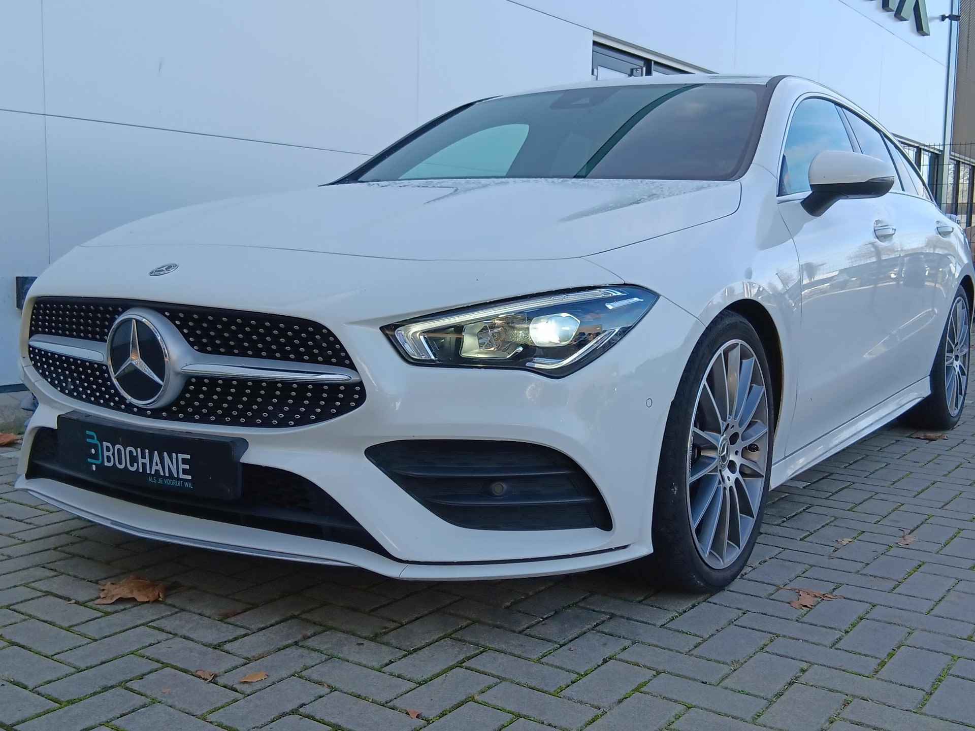 Mercedes-Benz CLA-klasse Shooting Brake 250 Premium Plus AMG / Automaat / 225pk / Navigatie / Elektrische Achterklep / Privacy Glass - 32/34