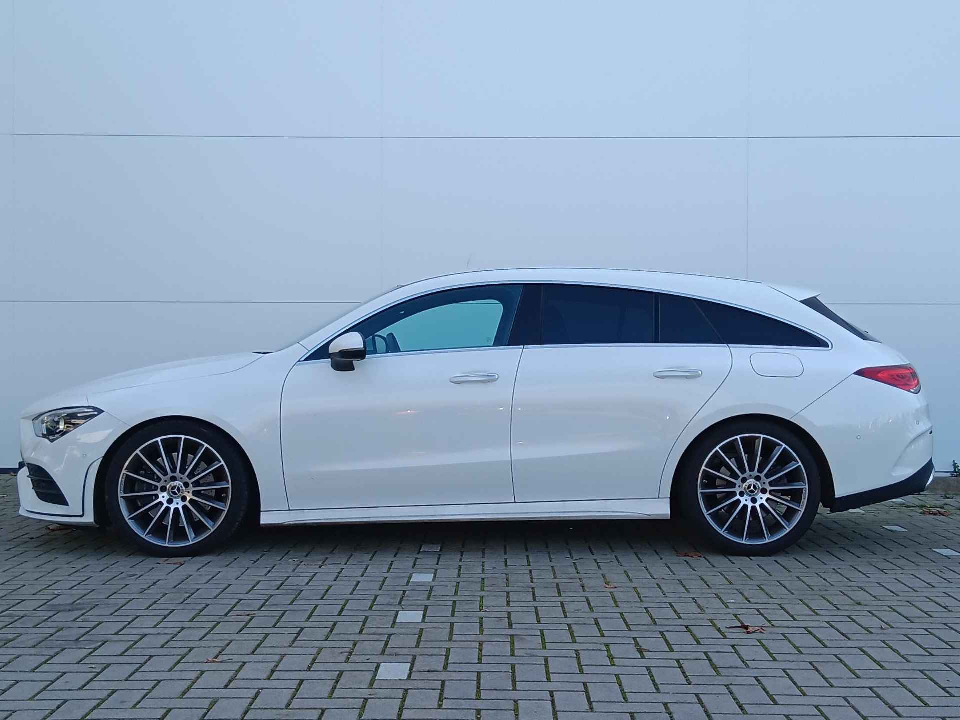 Mercedes-Benz CLA-klasse Shooting Brake 250 Premium Plus AMG / Automaat / 225pk / Navigatie / Elektrische Achterklep / Privacy Glass - 11/34