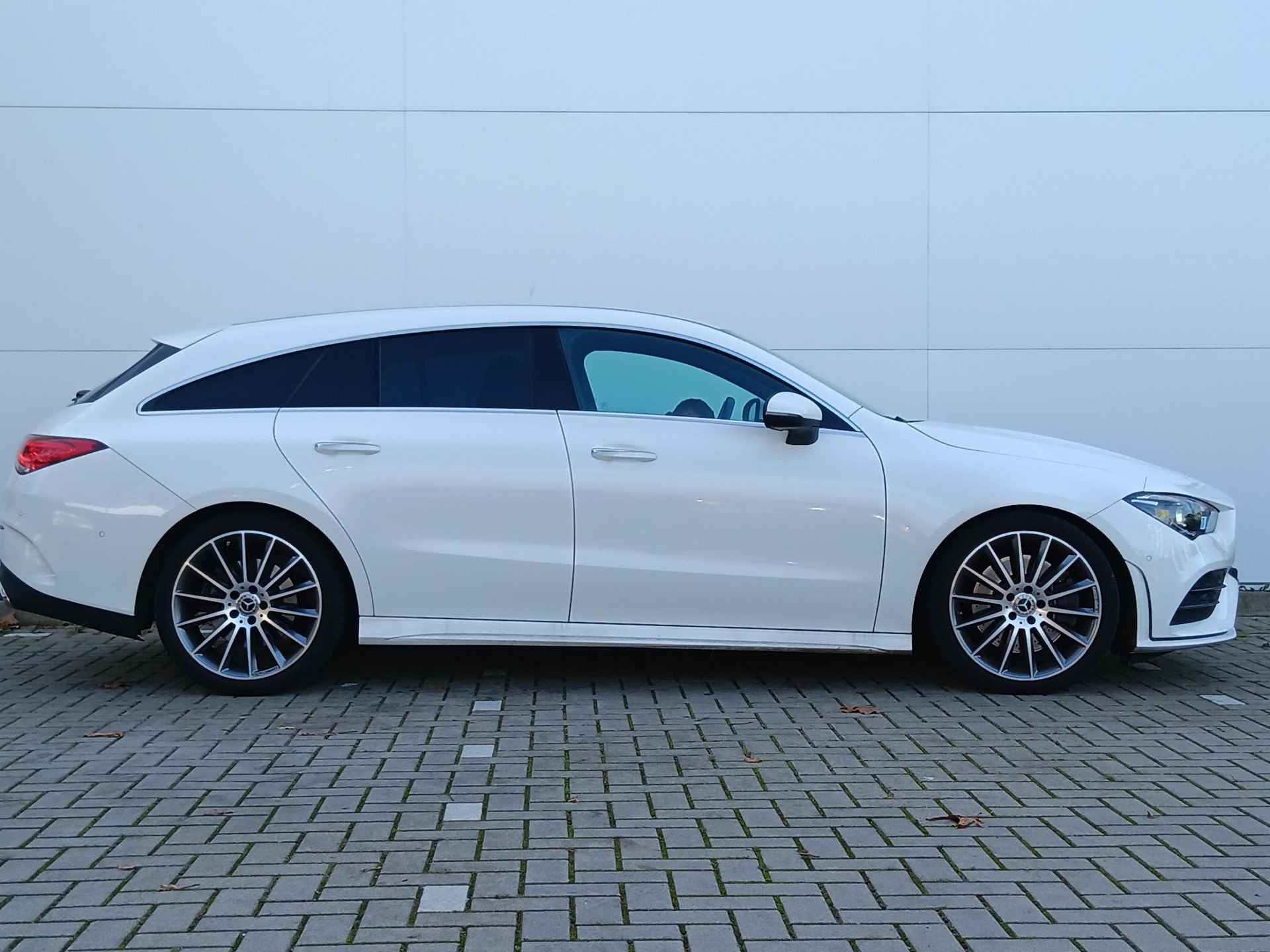 Mercedes-Benz CLA-klasse Shooting Brake 250 Premium Plus AMG / Automaat / 225pk / Navigatie / Elektrische Achterklep / Privacy Glass - 12/34