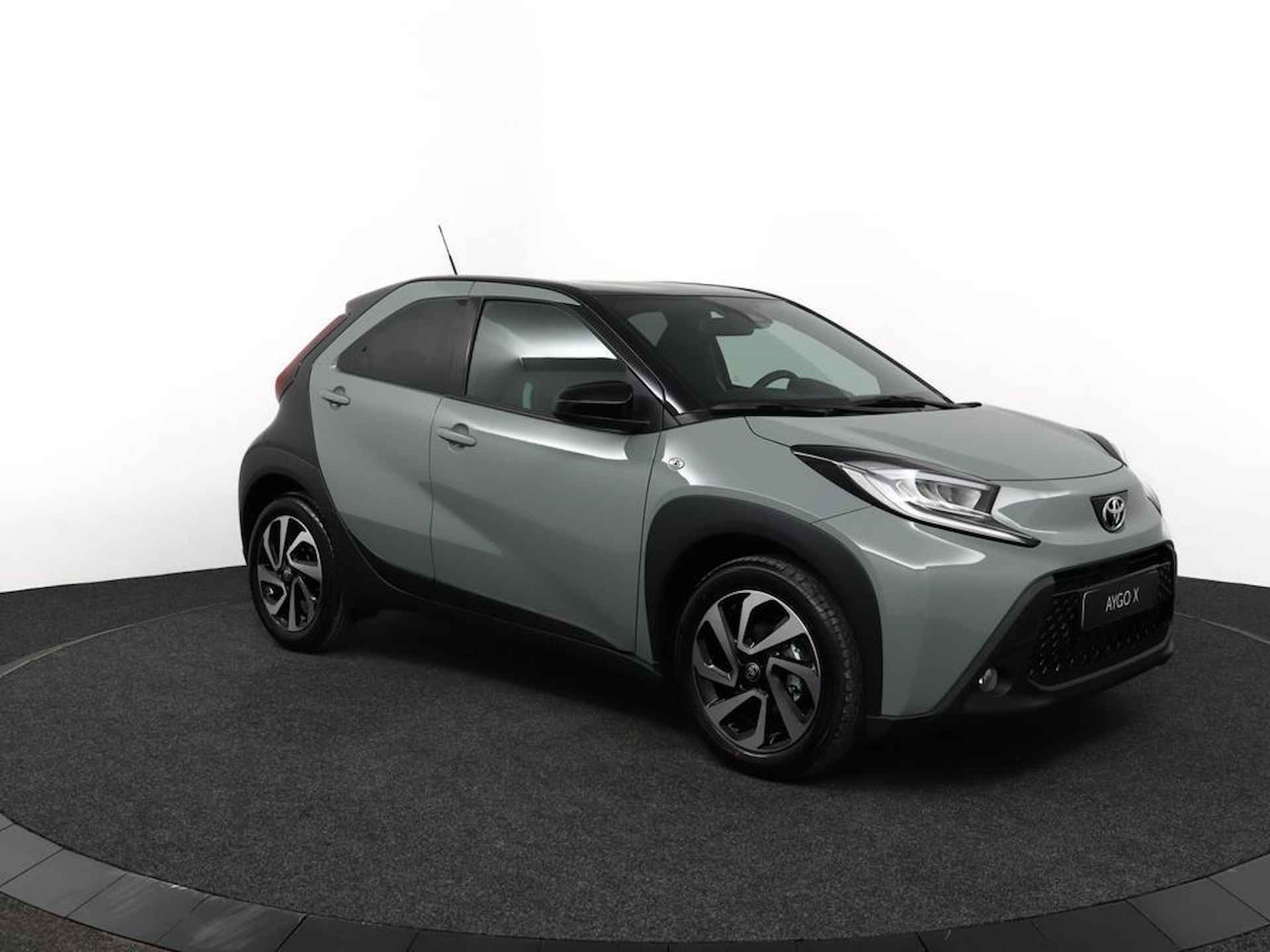 Toyota Aygo X 1.0 VVT-i MT Pulse | Adaptive Cruise Control | Apple Carplay | Android Auto | Achteruitrijcamera | - 12/43