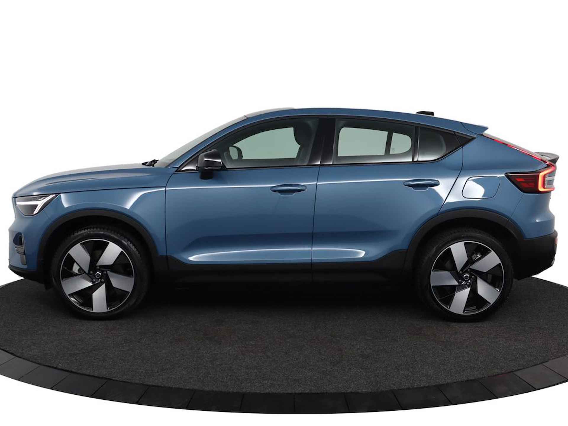 Volvo C40 Recharge Single Motor Plus | 69KW/H | Warmtepomp | Adaptive Cruise | Camera | Keyless | Stuur/stoelverwarming | Trekhaak | - 4/63