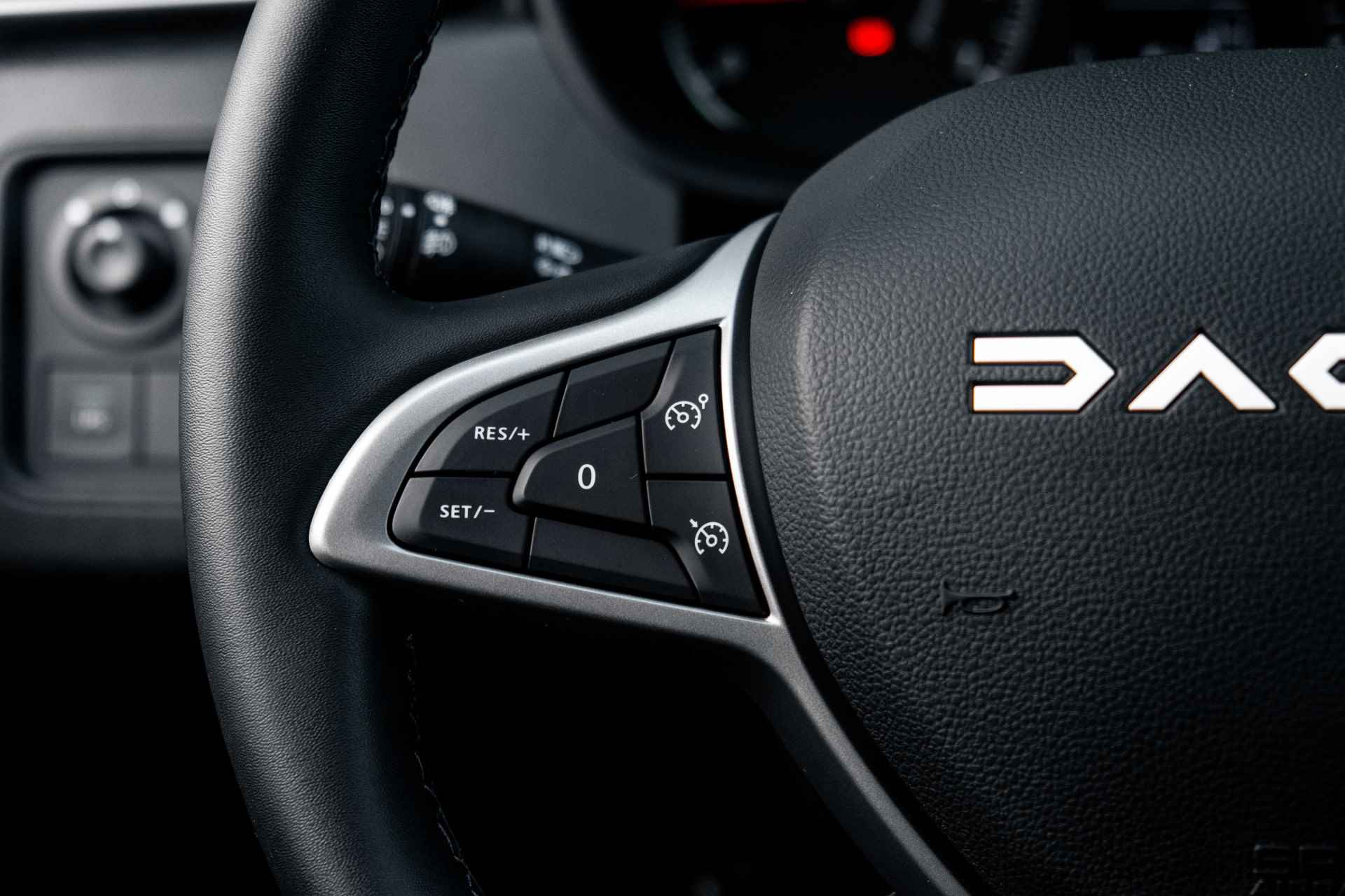 Dacia Duster 1.0 TCe 100 PK ECO-G Expression | Camera achter | Stoelverwarming | Apple car play | incl. Bovag rijklaarpakket met 12 maanden garantie - 11/47