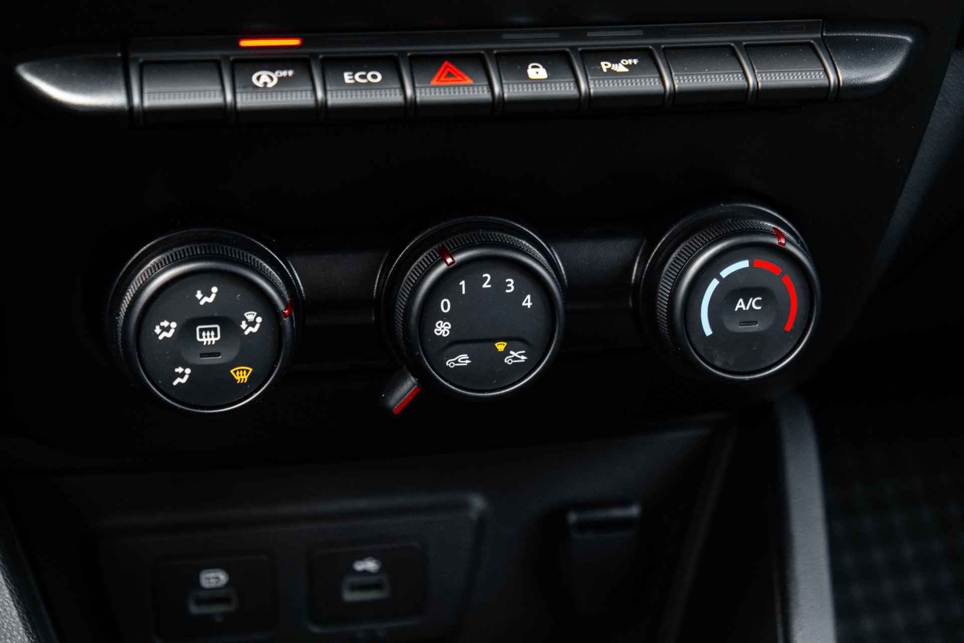 Dacia Duster 1.0 TCe 100 PK ECO-G Expression | Camera achter | Stoelverwarming | Apple car play | incl. Bovag rijklaarpakket met 12 maanden garantie - 40/47