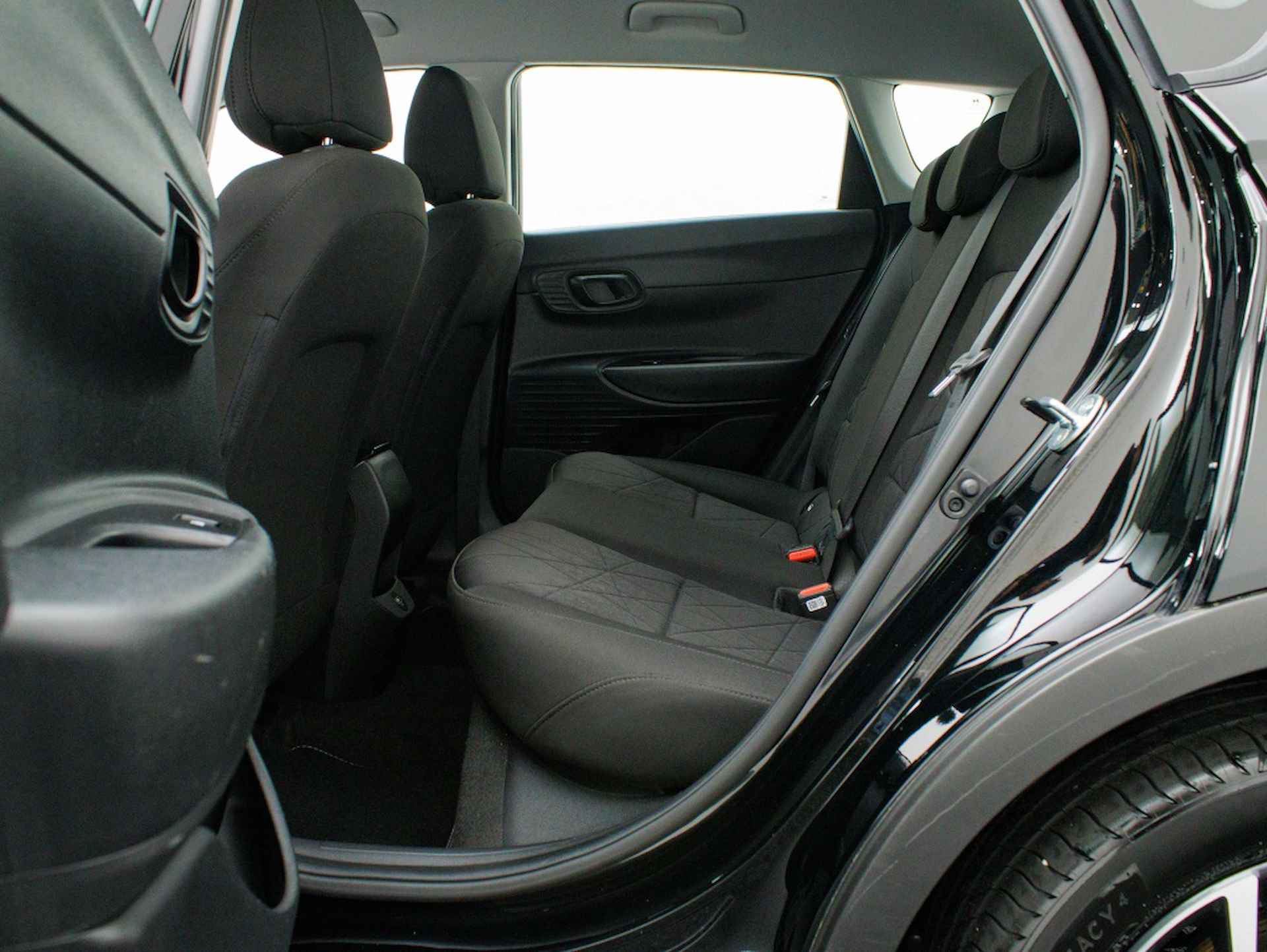 Hyundai Bayon 1.0 T-GDI Comfort | Trekhaak | Private lease 430,- - 16/42