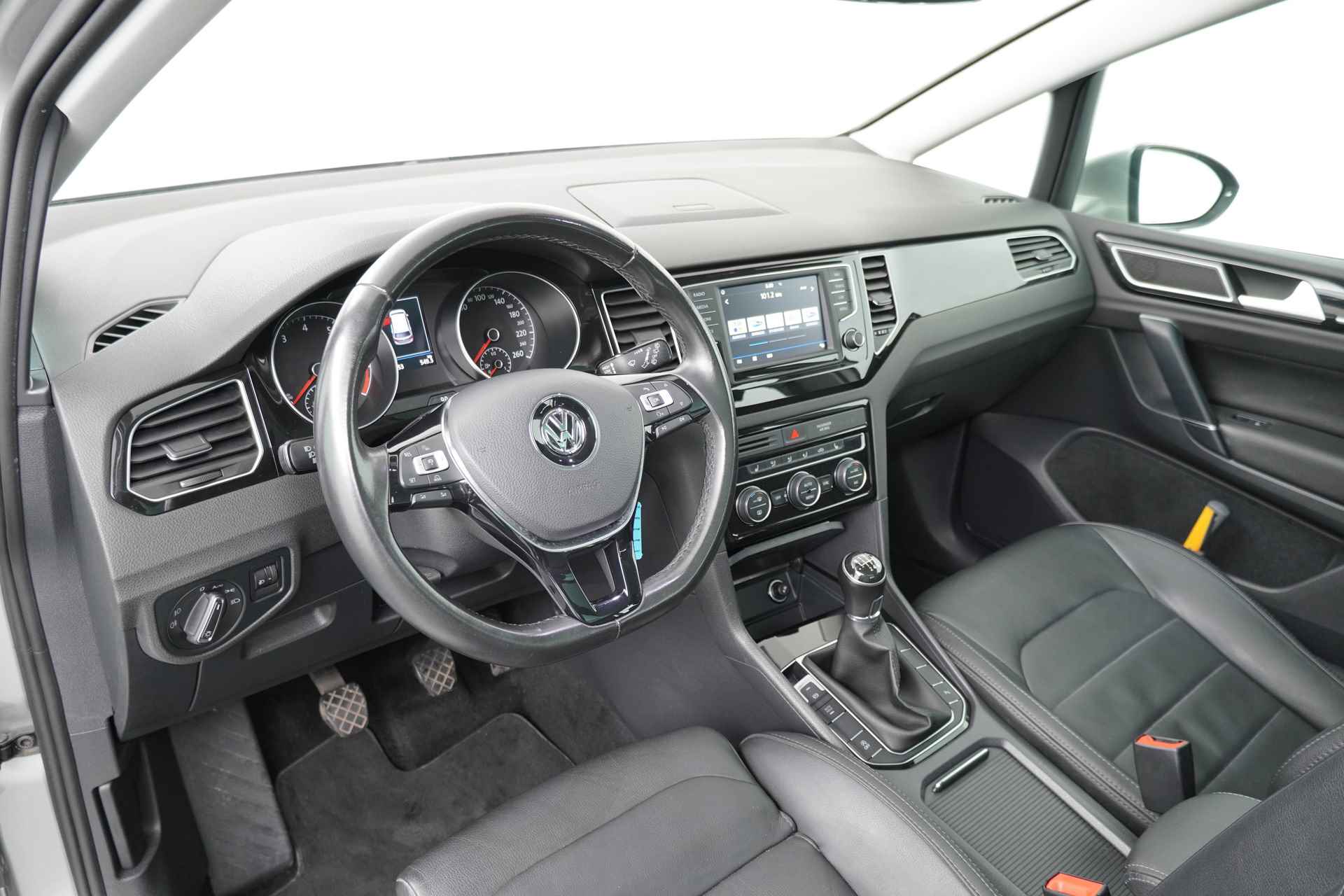 Volkswagen Golf Sportsvan BWJ 2017 / 1.2 TSI Highline Business | PANO DAK | LEER | NAVI | TREKHAAK | PDC | 17'' LMV | - 4/31