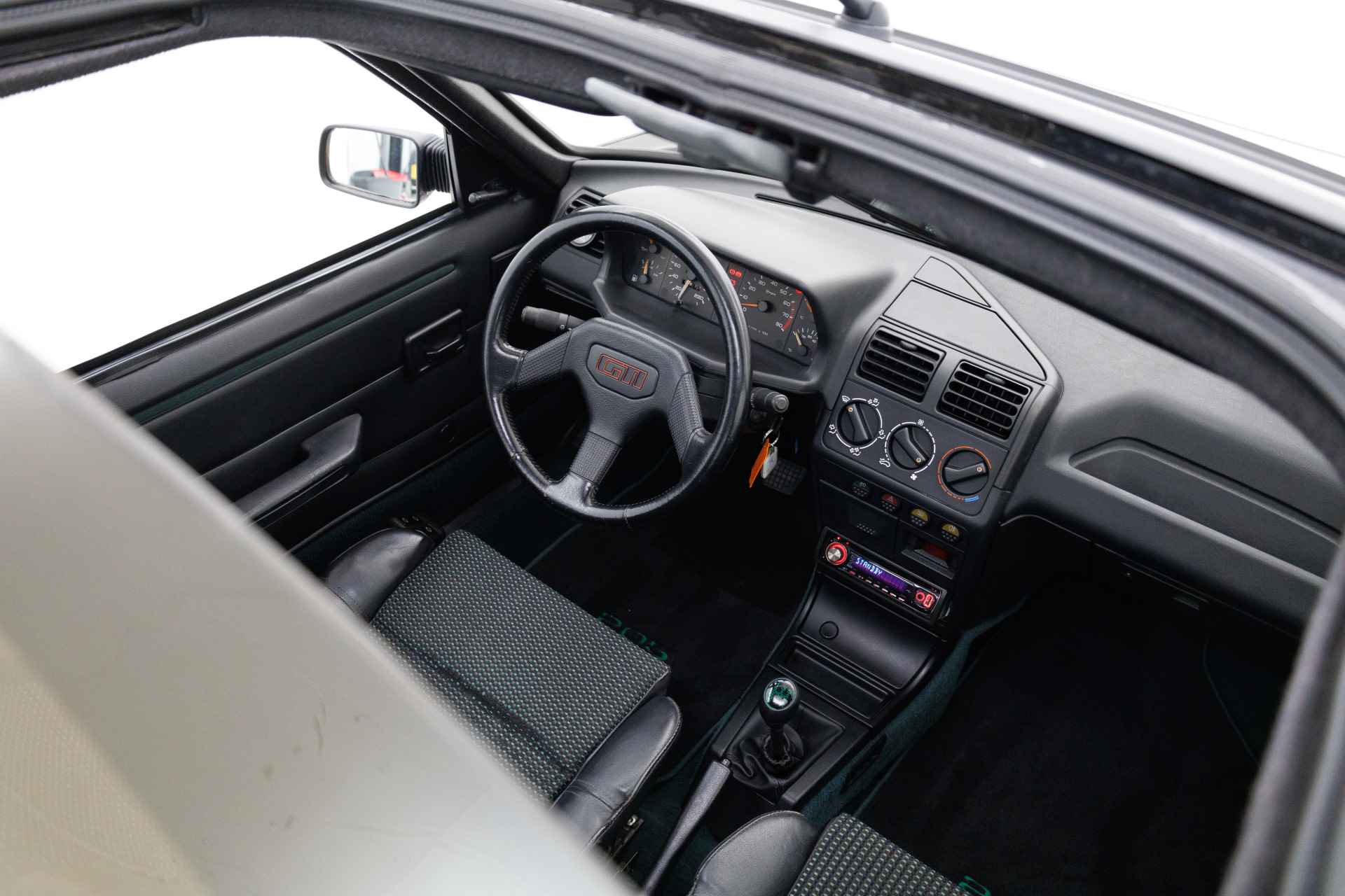 Peugeot 205 1.9 GTI met turbo 160pk Schuifdak, Turbo, Centrale vergrendeling - 2/22