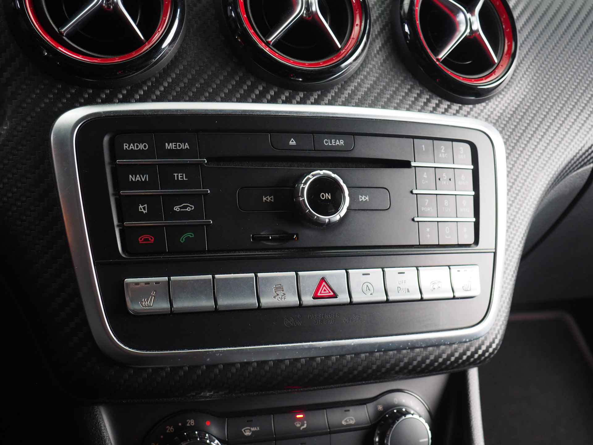 Mercedes-Benz A-Klasse AMG 45 4MATIC | FACELIFT | Stoelverwarming | Navigatie | Bluetooth | Airco | - 27/46