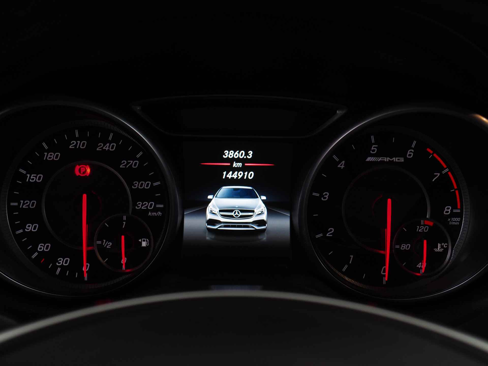 Mercedes-Benz A-Klasse AMG 45 4MATIC | FACELIFT | Stoelverwarming | Navigatie | Bluetooth | Airco | - 32/46