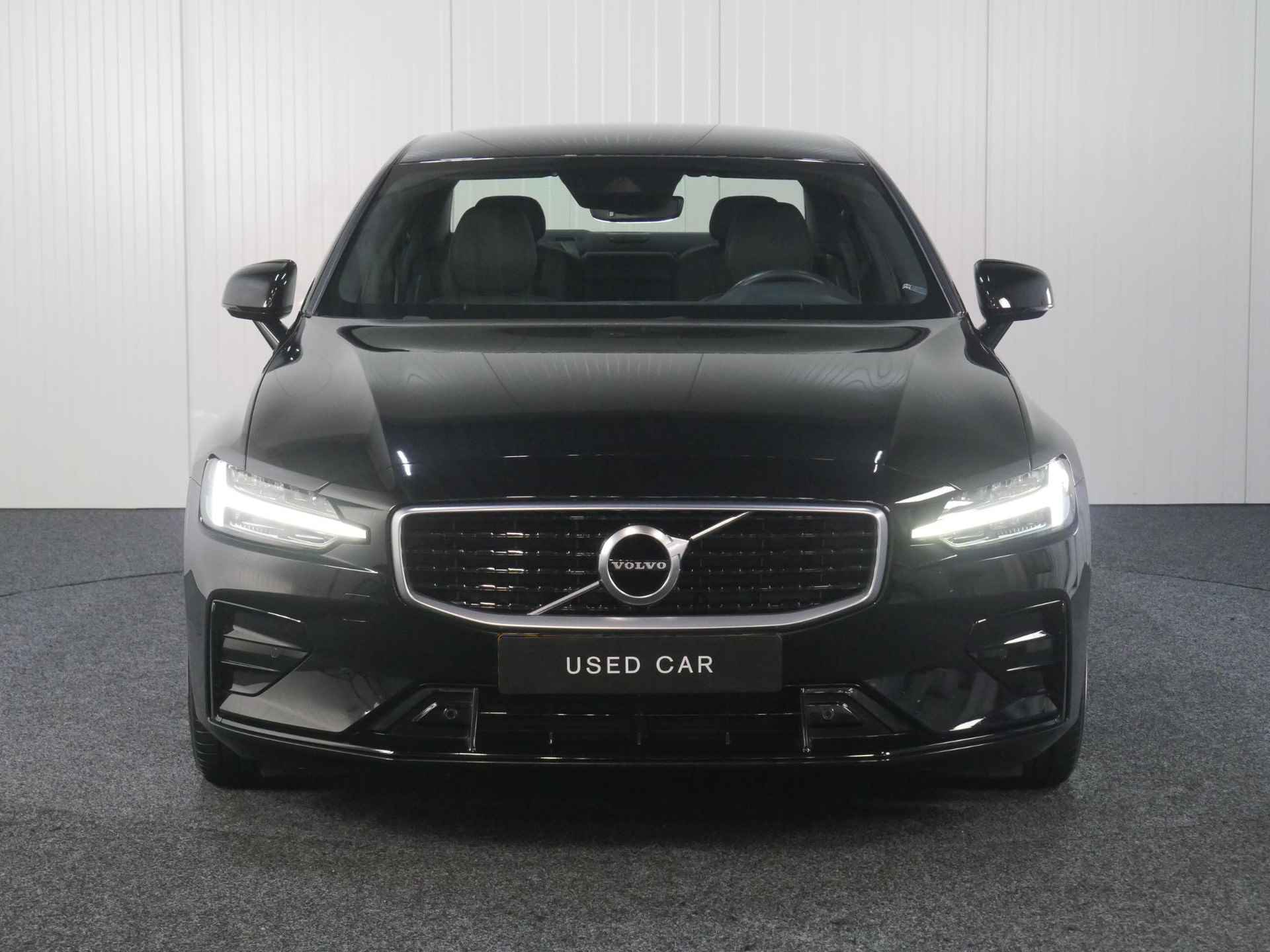 Volvo S60 T4 AUT8 191PK R-Design | Adaptieve Cruise Control | Dodehoekdetectie Met Correctie | Achteruitrijcamera | Parkeersensoren | Navigatiesysteem | Electronic Climate Control | LED Koplampen | Keyless Entry | Lederen Bekleding | Apple Carplay/Android Auto - 11/44