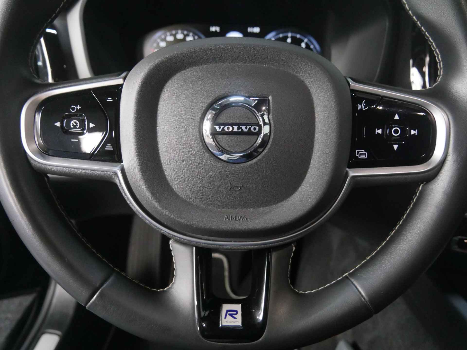 Volvo S60 T4 AUT8 191PK R-Design | Adaptieve Cruise Control | Dodehoekdetectie Met Correctie | Achteruitrijcamera | Parkeersensoren | Navigatiesysteem | Electronic Climate Control | LED Koplampen | Keyless Entry | Lederen Bekleding | Apple Carplay/Android Auto - 21/44