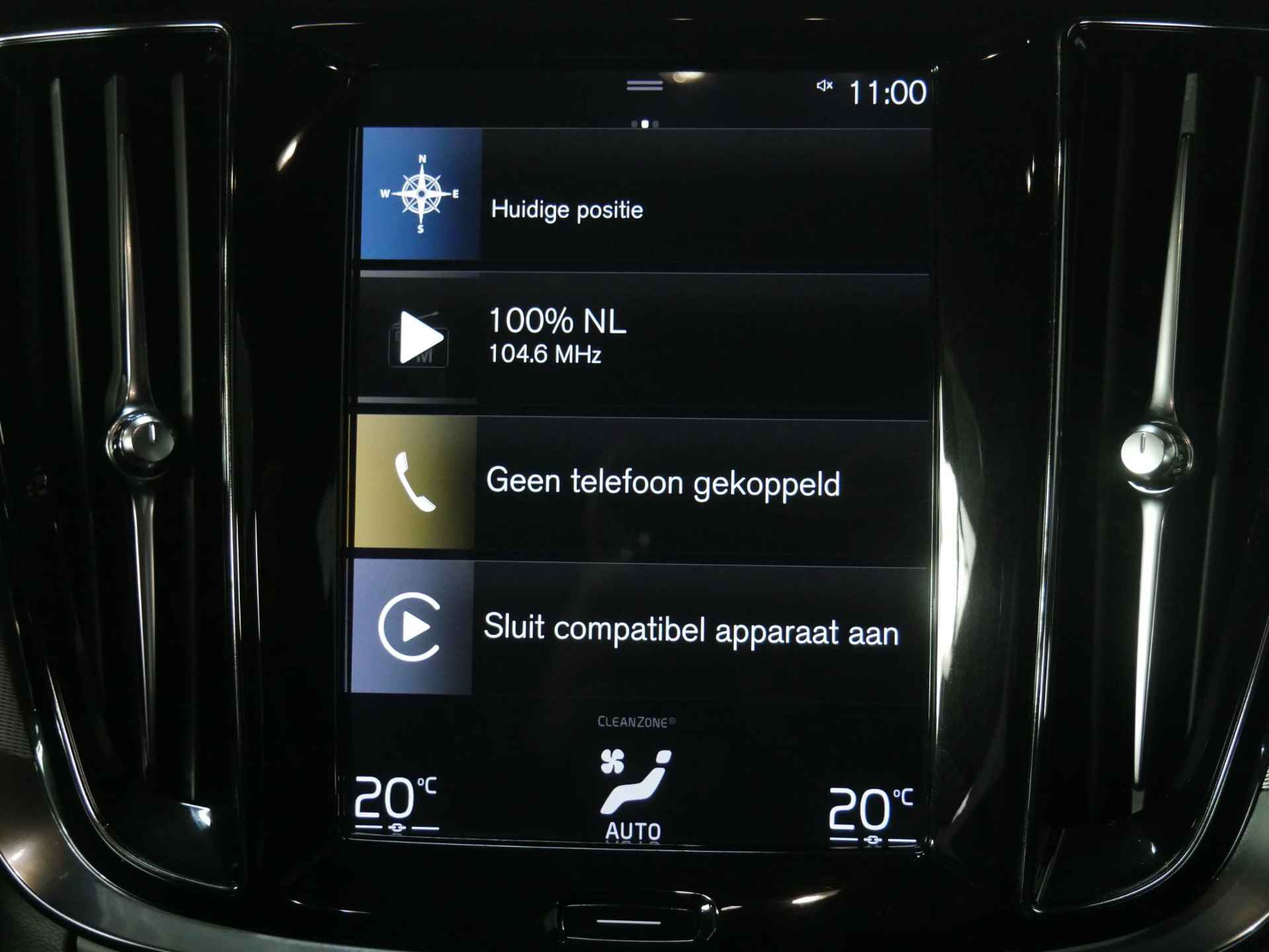 Volvo S60 T4 AUT8 191PK R-Design | Adaptieve Cruise Control | Dodehoekdetectie Met Correctie | Achteruitrijcamera | Parkeersensoren | Navigatiesysteem | Electronic Climate Control | LED Koplampen | Keyless Entry | Lederen Bekleding | Apple Carplay/Android Auto - 32/44