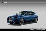 BMW iX xDrive40 Business Edition Plus 77 kWh | Bijtelling 16%| IconicSounds Electric | Comfort Access | Driving Assistant Professional | Harman Kardon | Stoelventilatie | Soft close | Laserlight | Trekhaak | Warmte Comfortpakket voor en