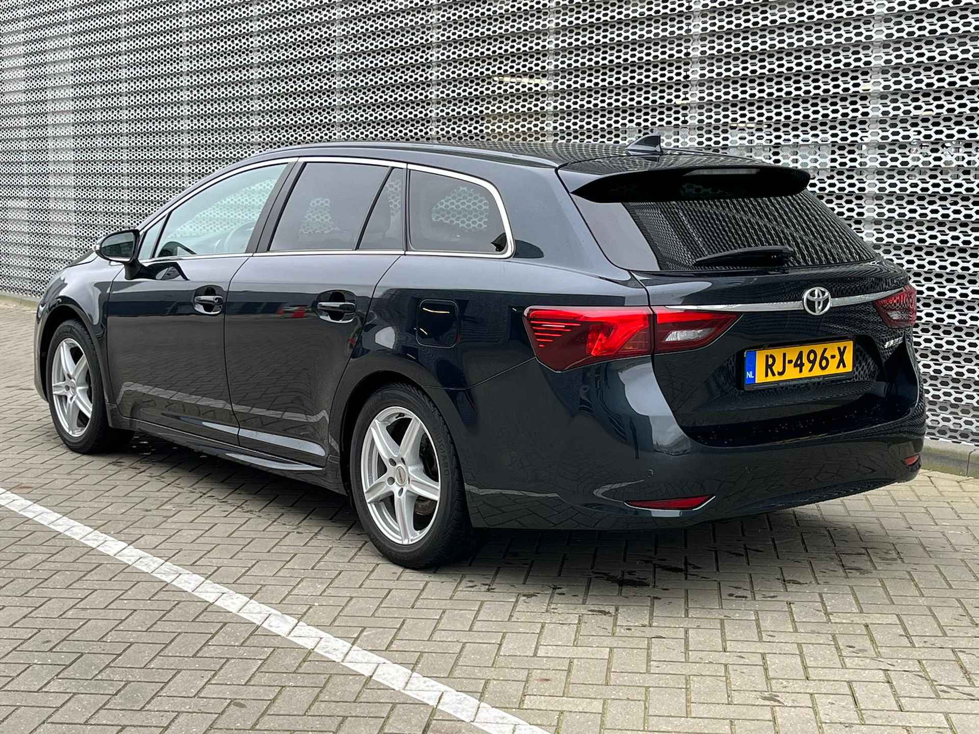 Toyota Avensis Touring Sports 1.8 VVT-i SkyView Edition - 6/28
