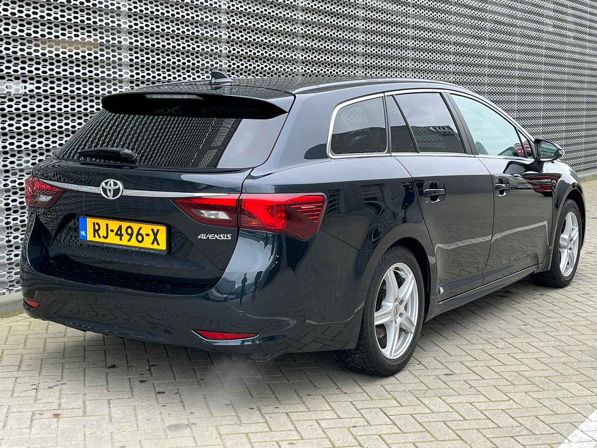 Toyota Avensis Touring Sports 1.8 VVT-i SkyView Edition - 8/28