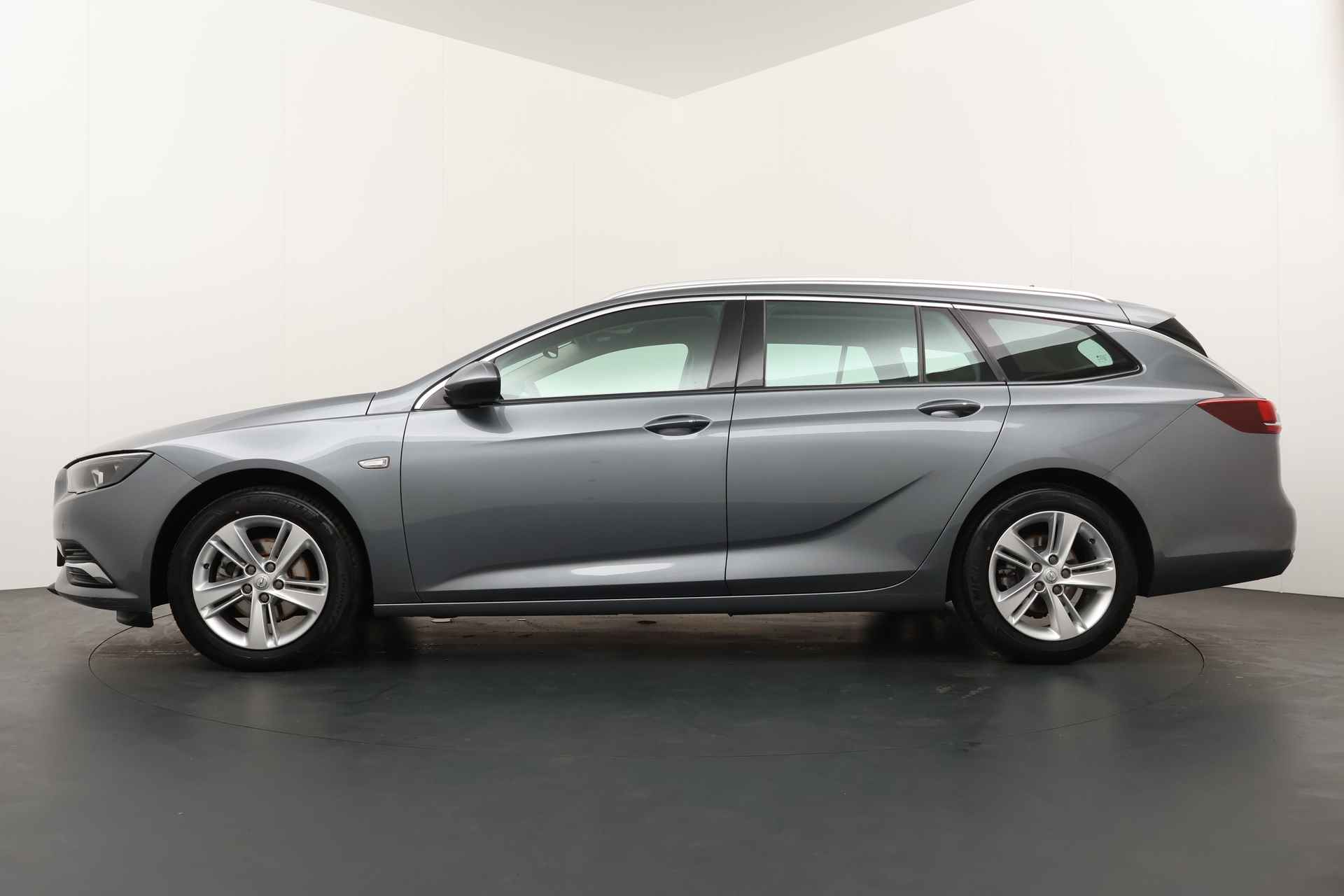 Opel Insignia Sports Tourer BWJ 2020 1.6 CDTI 136 PK Business Executive APPLE CARPLAY / ANDROID AUTO / NAVI / CLIMA / CRUISE / STOELVERW. / AUTOMATICHE ACHTERKLEP / CAMERA / KEYLESS / LEDER / LMV - 13/29