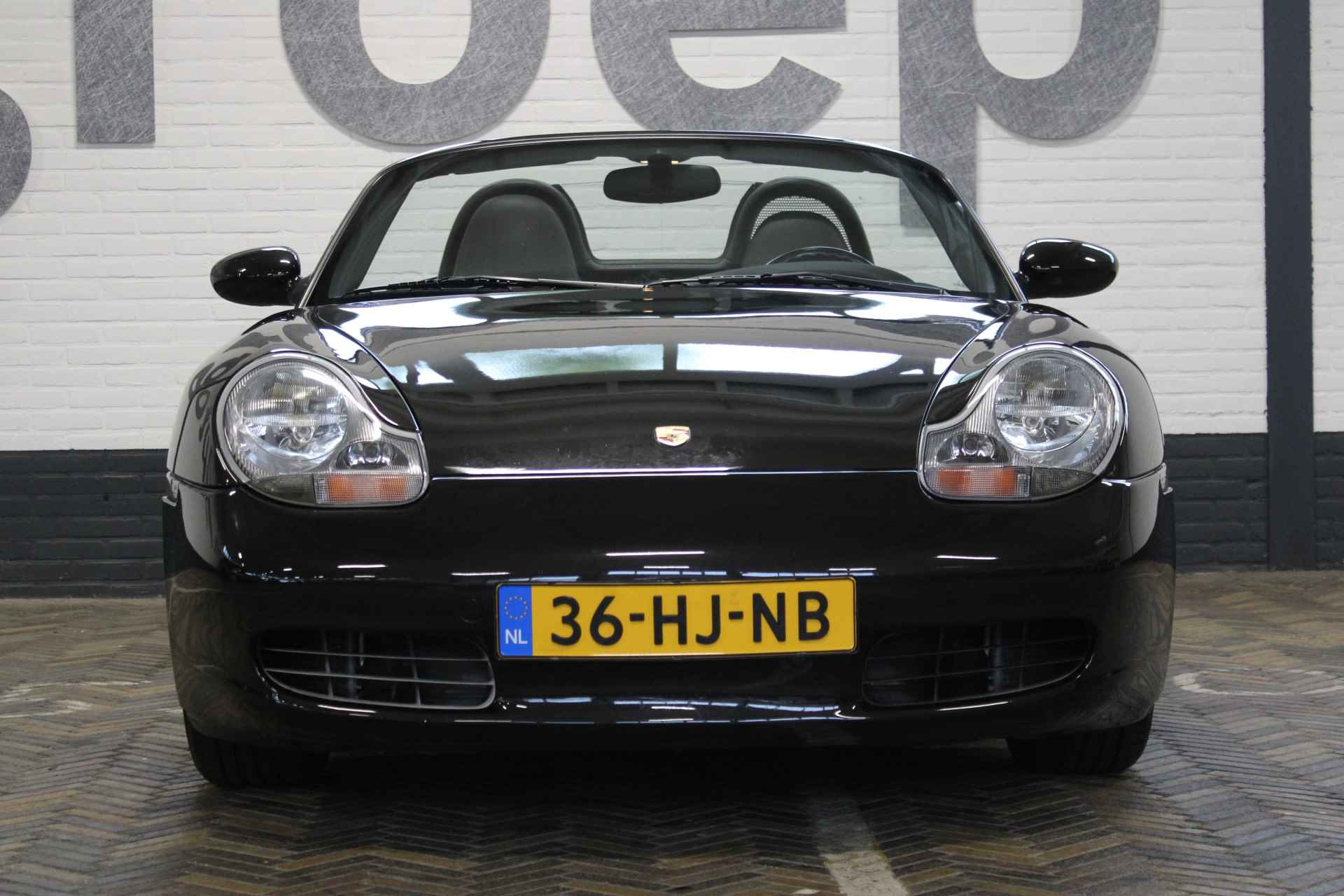 Porsche Boxster 2.7 | Hard en soft top dak | Elektrisch bedienbaar cabrio dak | Airco | Cruise | 16 Inch LMV | Half leder/alcantara bekleding | Origineel NL auto | NAP | - 21/51