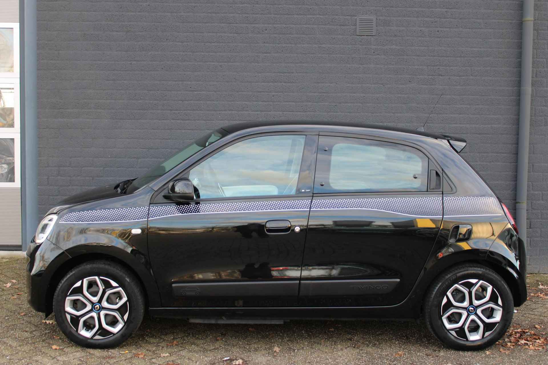 Renault Twingo Z.E. R80 Collection NL-Auto | Automaat | Climate Controle | Radio-DAB-USB | Bluetooth | Navigatie via Apple Carplay-Android Auto | 1e Eigenaar | Dealer onderhouden - 2/27