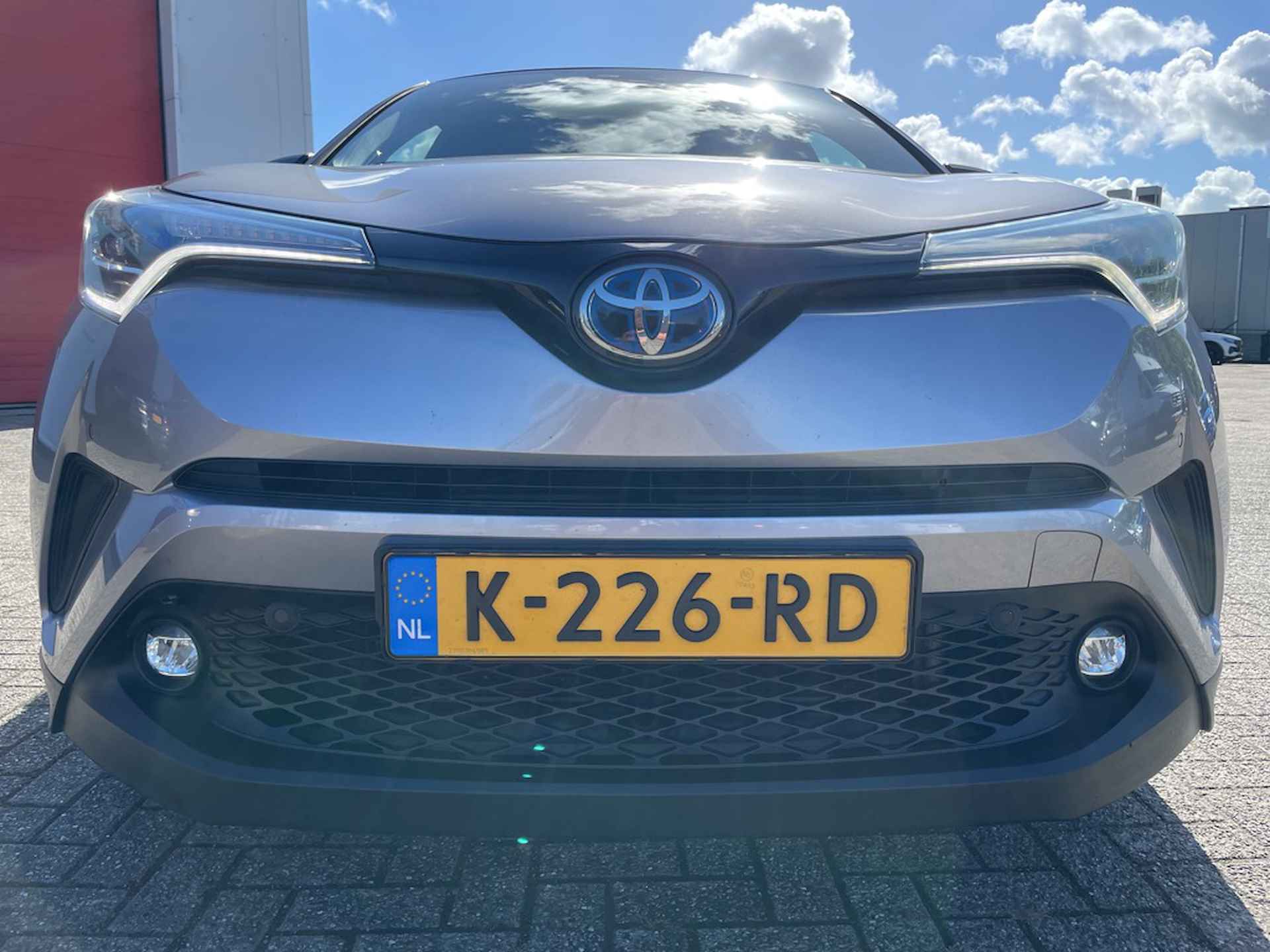 Toyota C-HR 1.8 Hybrid Bi-Tone Ampya Limited Edition 012/300 - 10/21