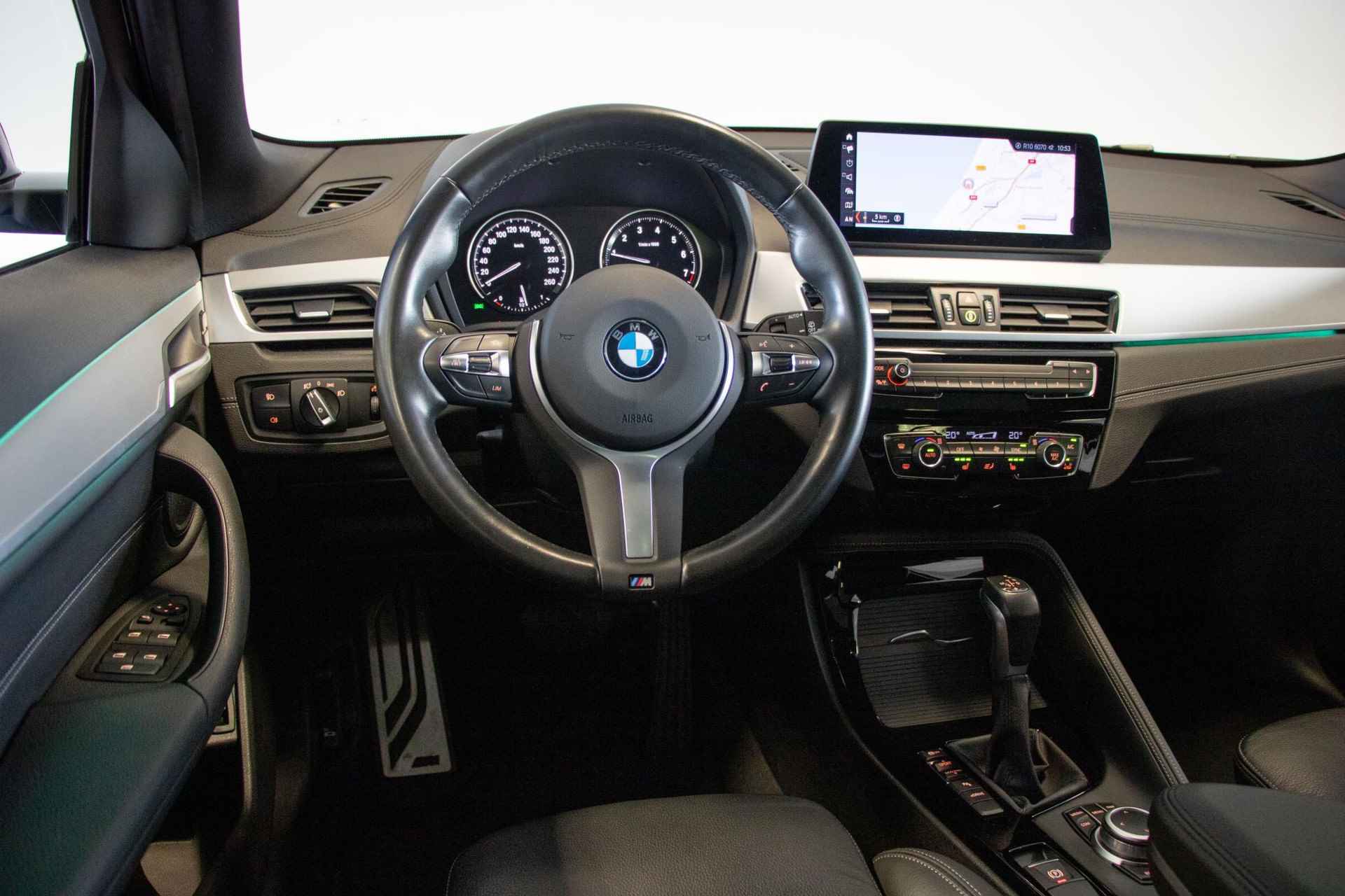 BMW X2 xDrive25e High Executive | Panoramadak | 19" velgen | Comfort Access | - 11/35