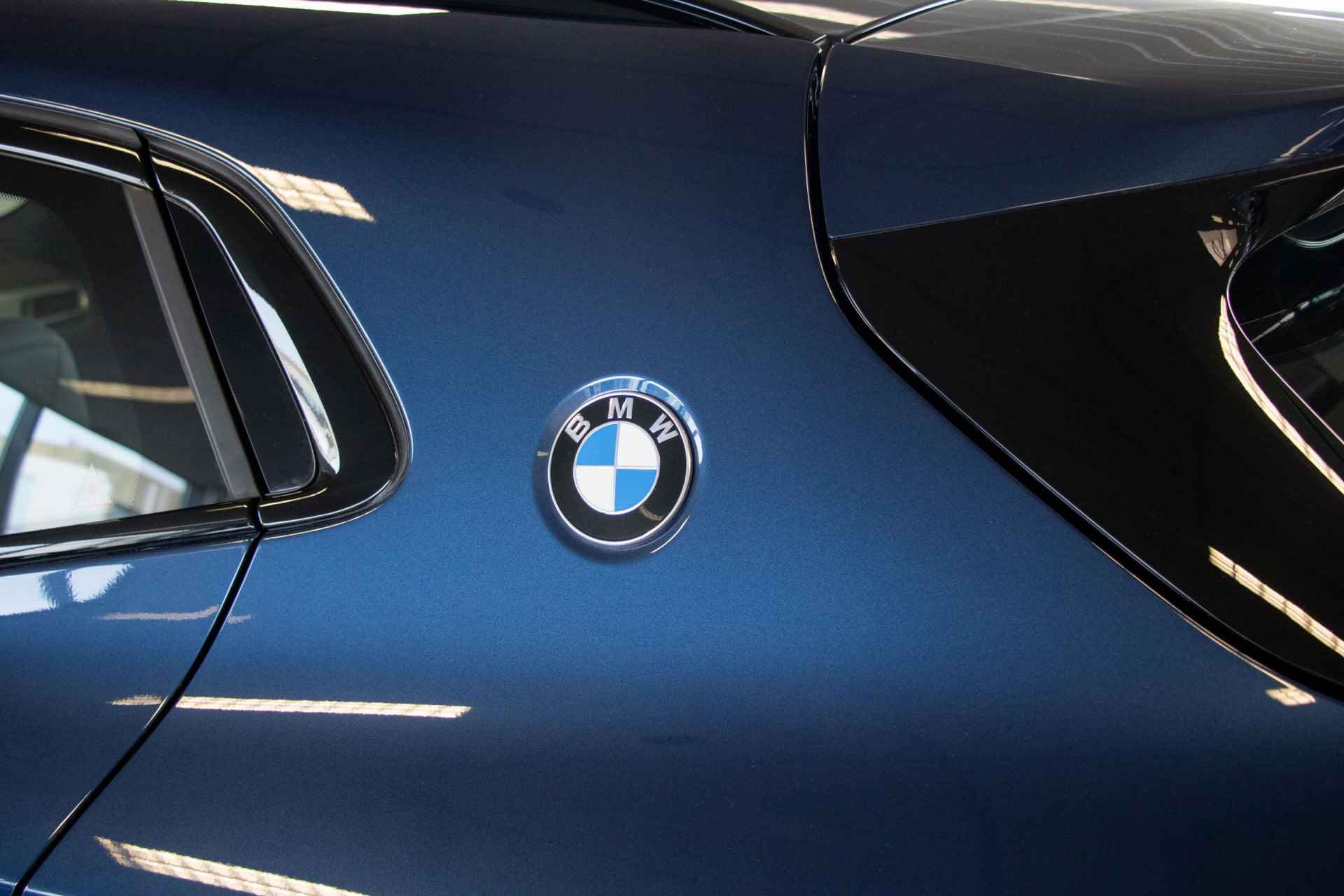 BMW X2 xDrive25e High Executive | Panoramadak | 19" velgen | Comfort Access | - 32/35