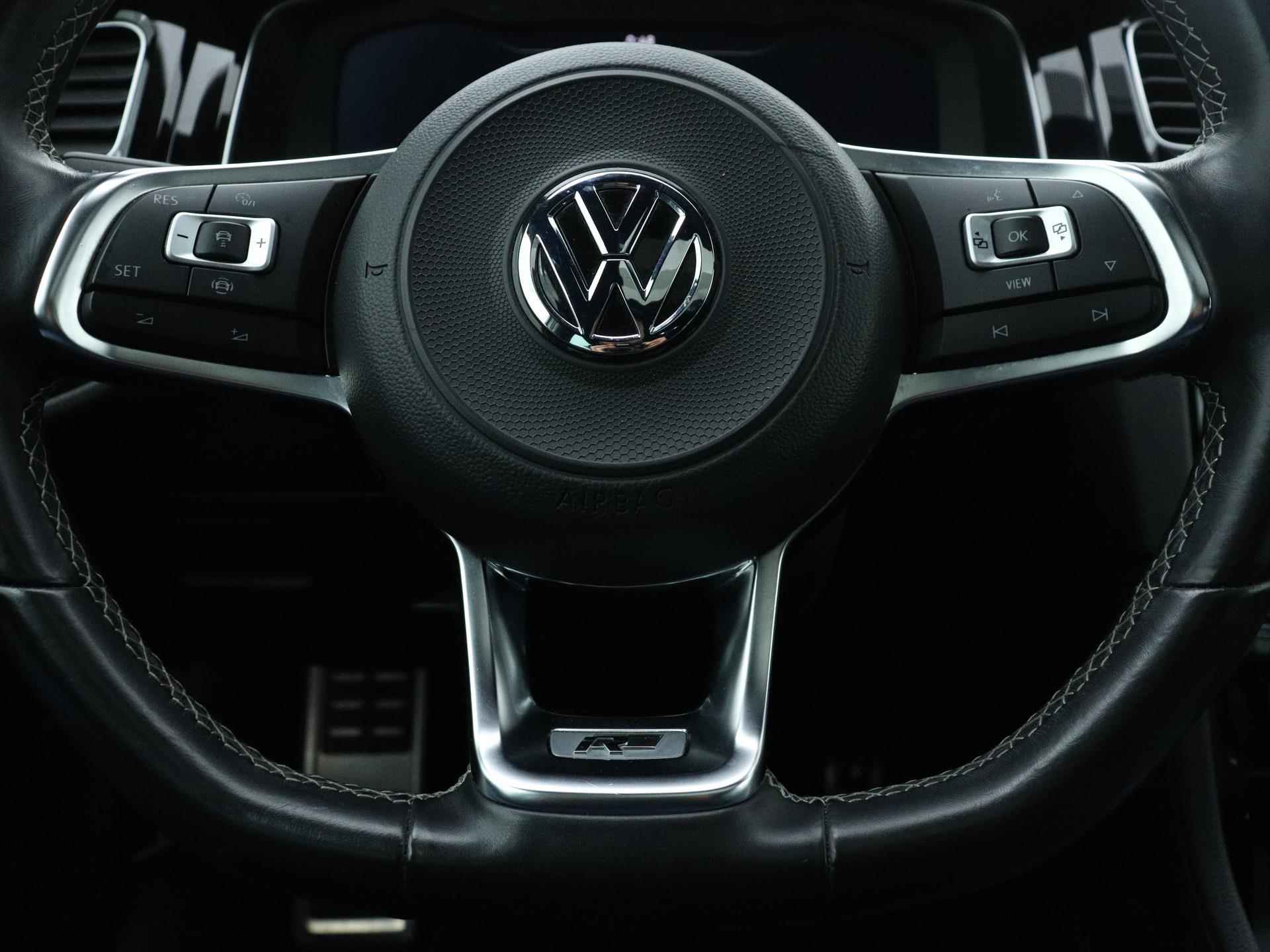Volkswagen Golf 1.5 TSI Highline Business R 150PK | R-Line in/ex | Panoramadak | Digitale Cockpit | Navigatie | Parkeersensoren | Led Verlichting | Adaptive Cruise Control - 17/23