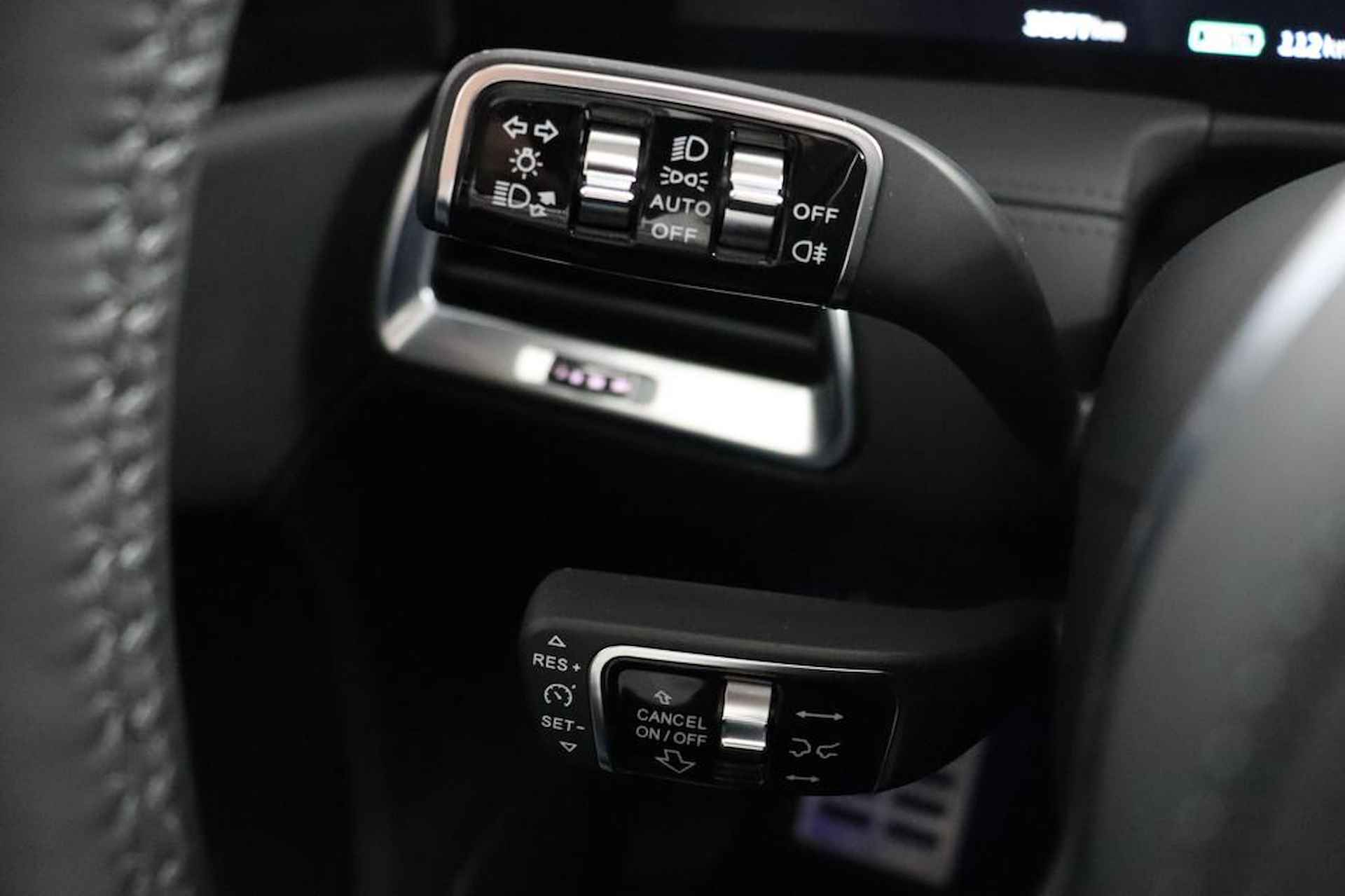 Hongqi E-HS9 President 99 kWh 6-Pers | Schuif/Kanteldak | Lederen Interieur | Stoel/stuurverwarming | Navigatie | Adaptive Cruise Control | Camera | Carplay - 26/63