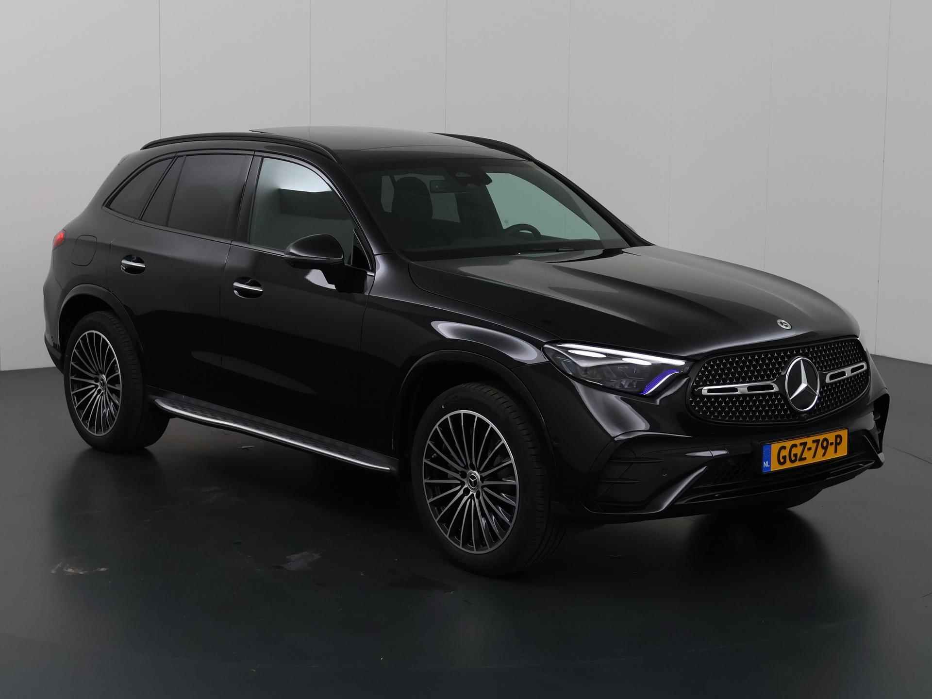 Mercedes-Benz GLC-klasse 300e 4MATIC AMG Line 20 inch multispaaks | Night pakket | Digital light | Treeplanken | Panoramadak | Trekhaak | 360gr - 24/55