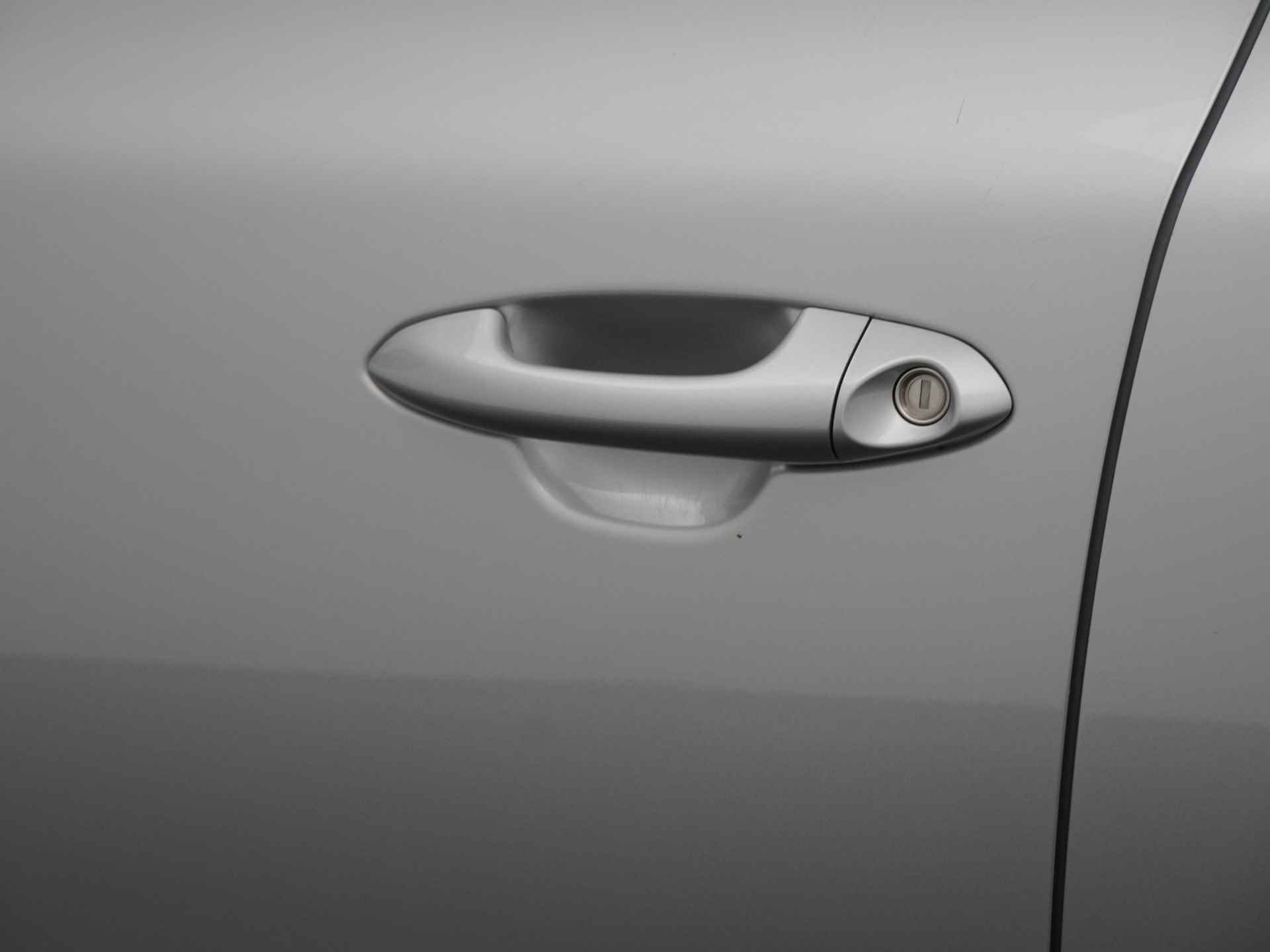 Kia cee'd Sportswagon 1.0 T-GDi Design Edition - Navigatie - Achteruitrijcamera - Climate Control - Parkeer sensoren - Fabrieksgarantie tot 06-2025 - 17/44