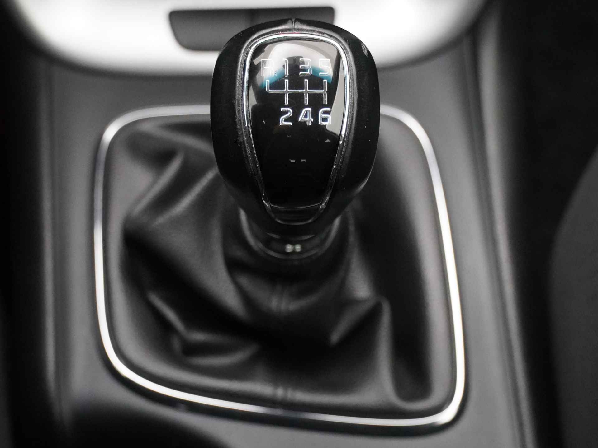 Kia cee'd Sportswagon 1.0 T-GDi Design Edition - Navigatie - Achteruitrijcamera - Climate Control - Parkeer sensoren - Fabrieksgarantie tot 06-2025 - 32/44