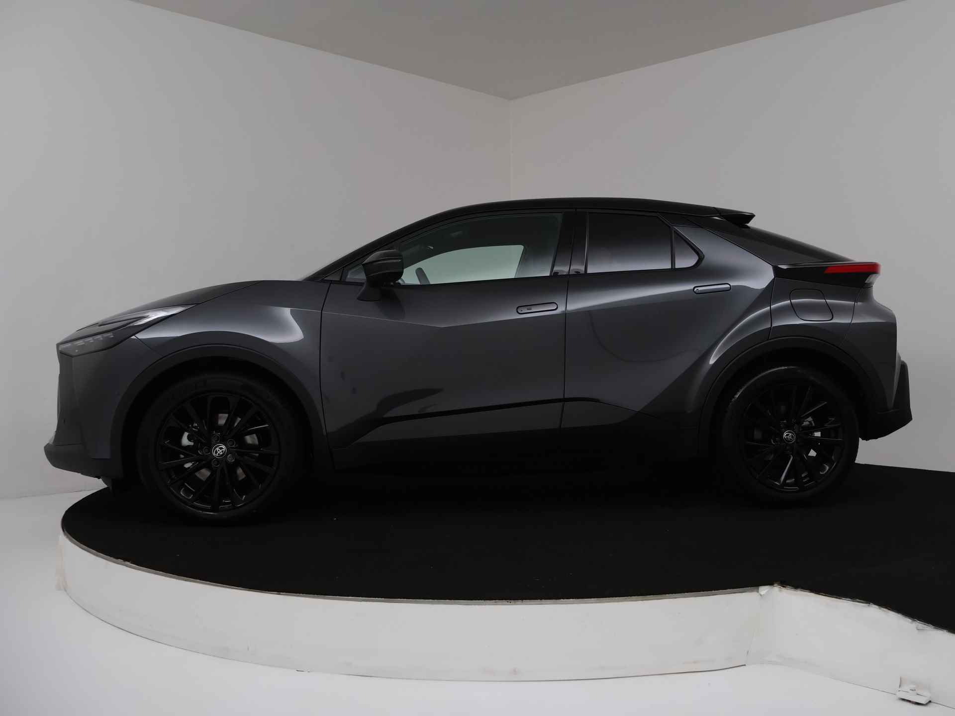 Toyota C-HR 2.0 Plug-in Hybrid 220 GR SPORT PLUS - 4/45