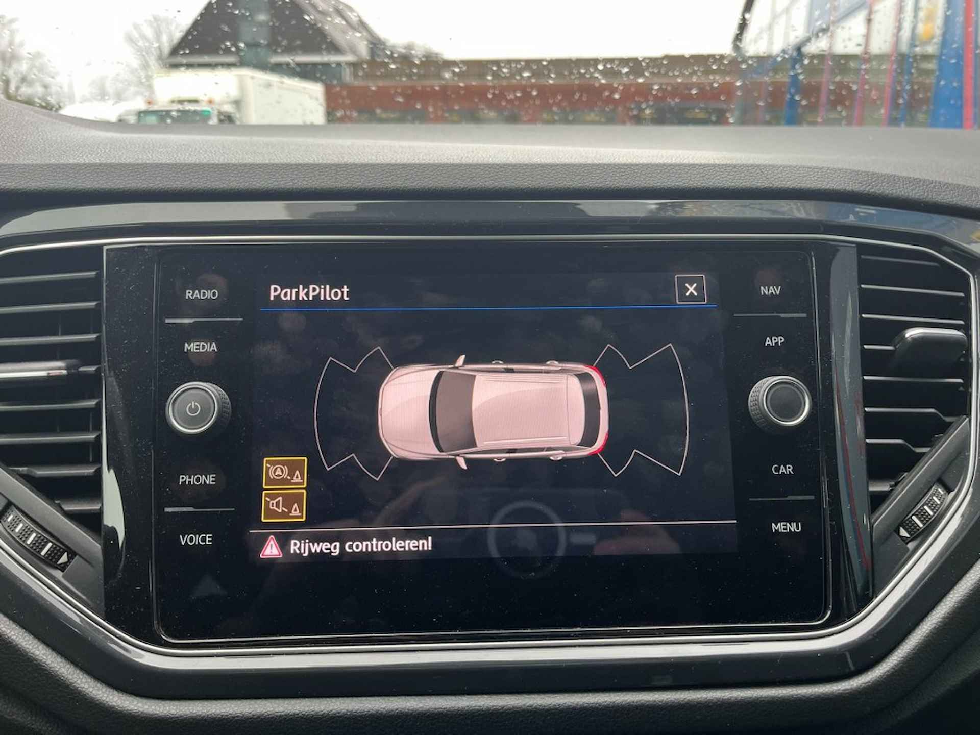 VOLKSWAGEN T-roc 1.5TSi 150pk 6-bak Sport Navi Carplay Led Airco(ECC) - 20/30