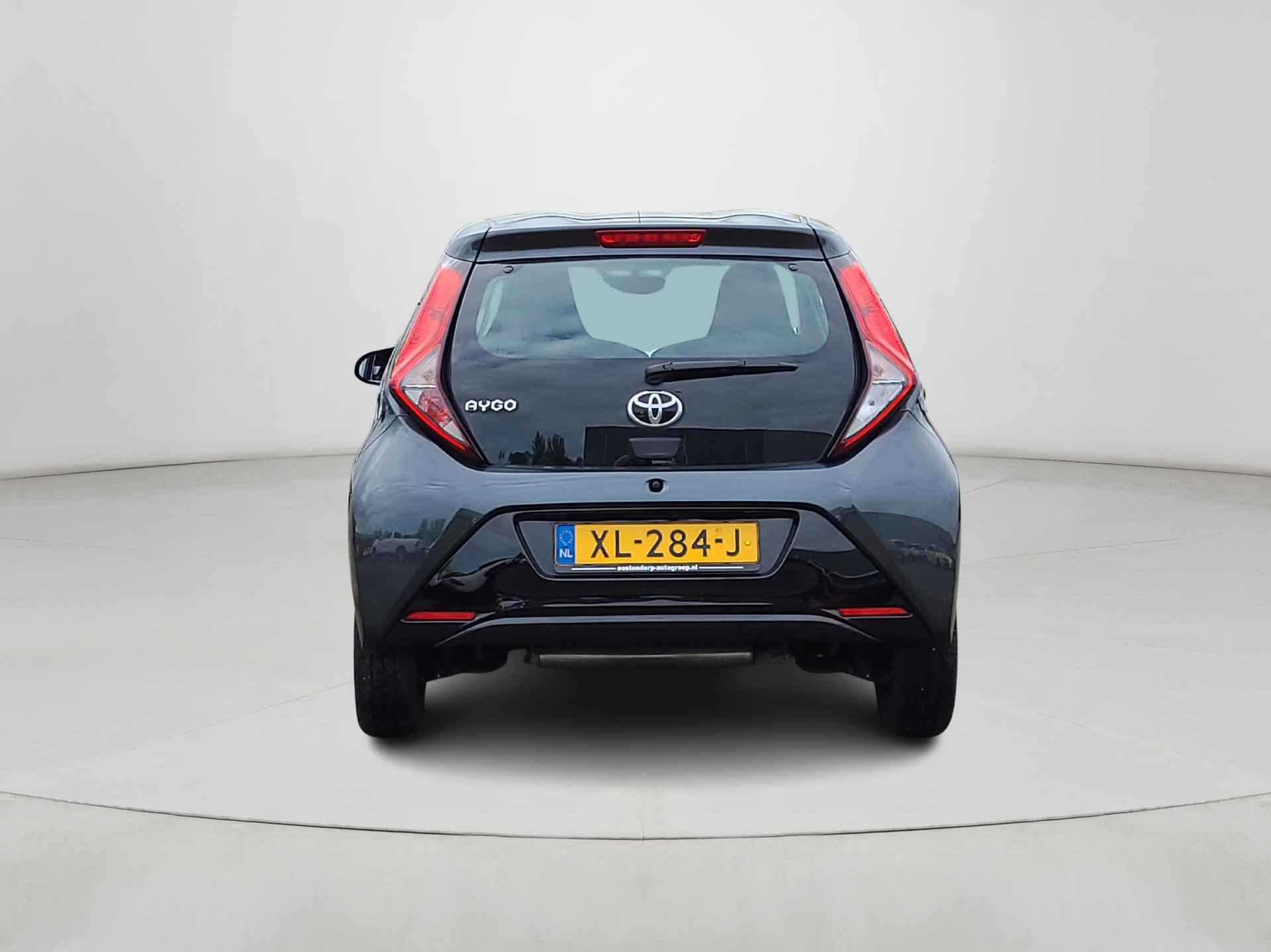 Toyota Aygo 1.0 VVT-i x-play | Airco | Parkeercamera | Rijklaarprijs incl. garantie | - 5/28