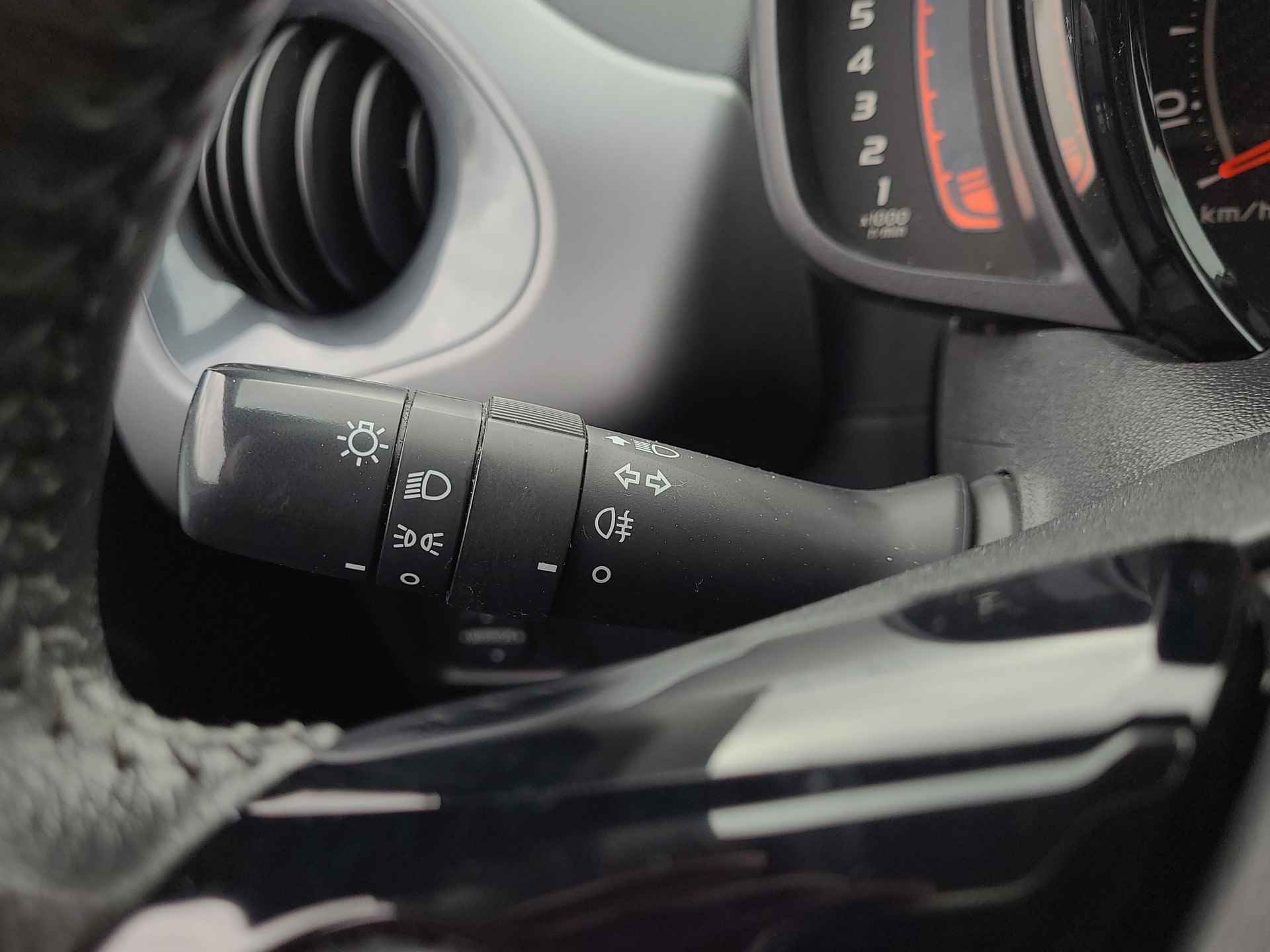 Toyota Aygo 1.0 VVT-i x-play | Airco | Parkeercamera | Rijklaarprijs incl. garantie | - 13/28