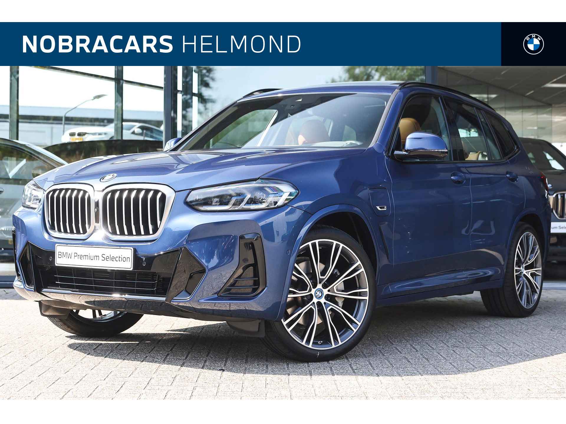 BMW X3 xDrive30e High Executive M Sport Automaat / Panoramadak / Trekhaak /  Laserlight / M sportstoelen / Parking Assistant Plus / Head-Up / Comfort Access - 1/41