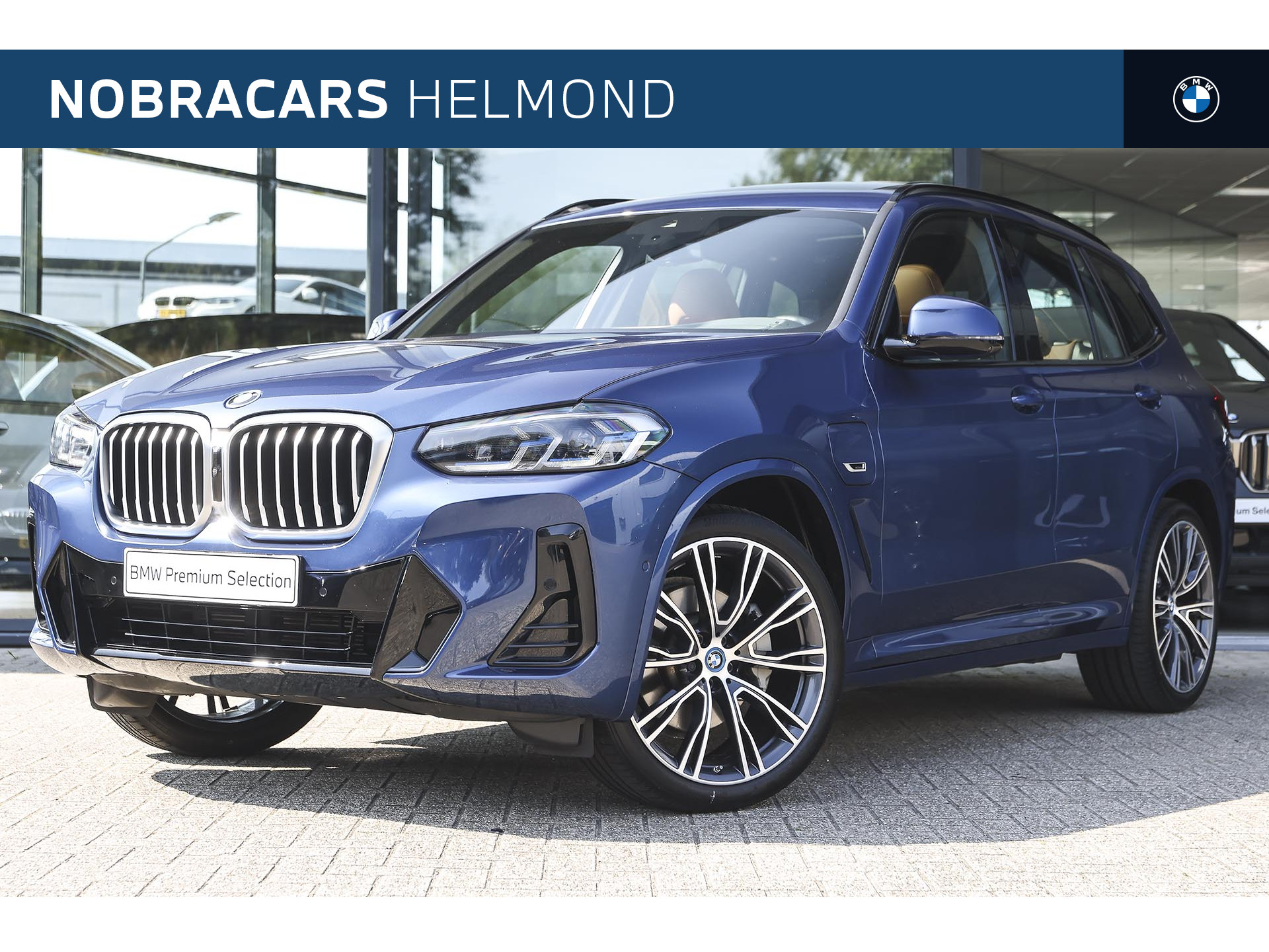 BMW X3 xDrive30e High Executive M Sport Automaat / Panoramadak / Trekhaak /  Laserlight / M sportstoelen / Parking Assistant Plus / Head-Up / Comfort Access