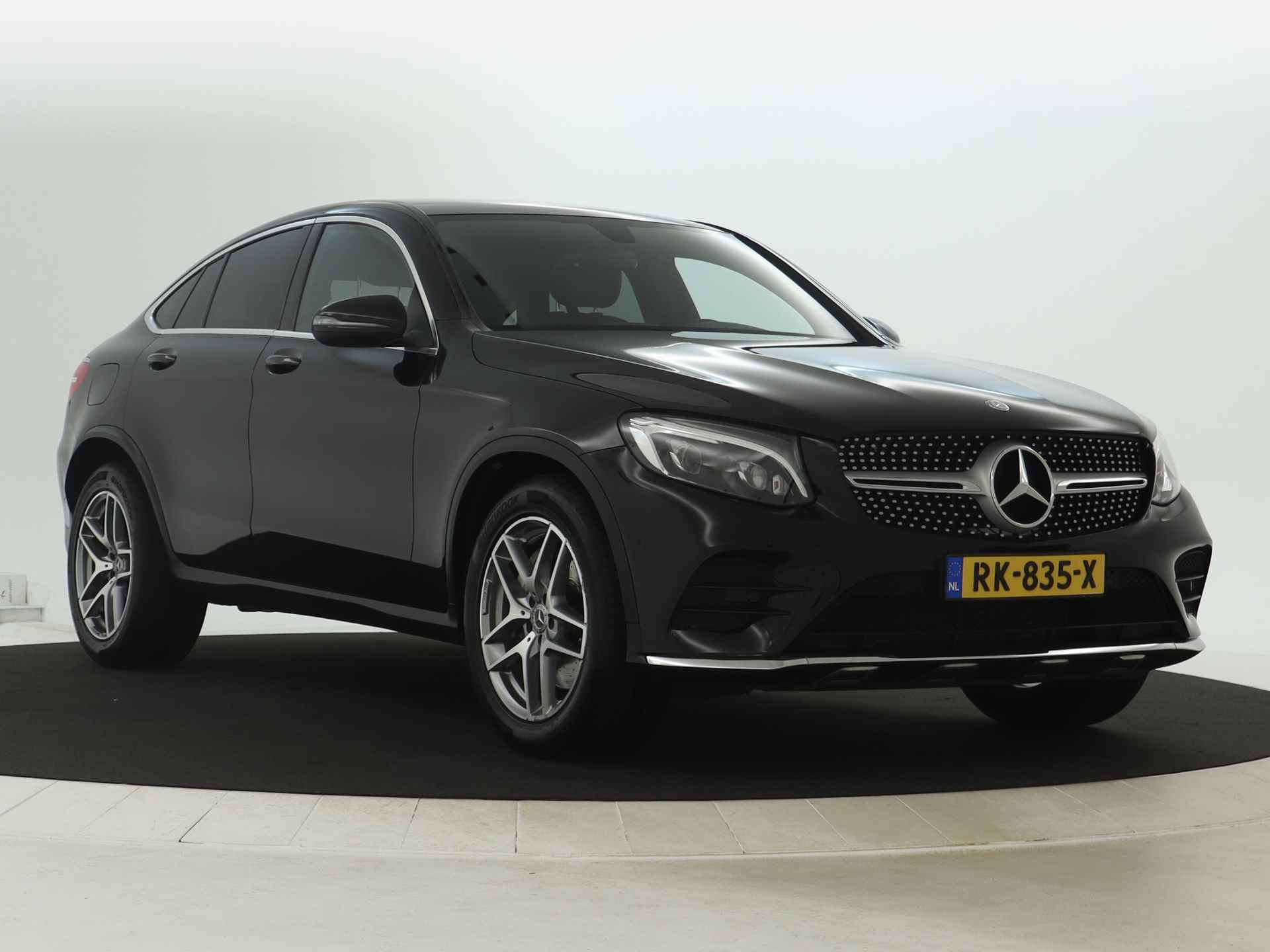 Mercedes-Benz GLC Coupé 250 4-MATIC AMG Sportpakket | Alarm | Dode Hoek Ass | Parkeerpakket met Camera | Sfeerverlichting | Led Verlichting | - 18/46