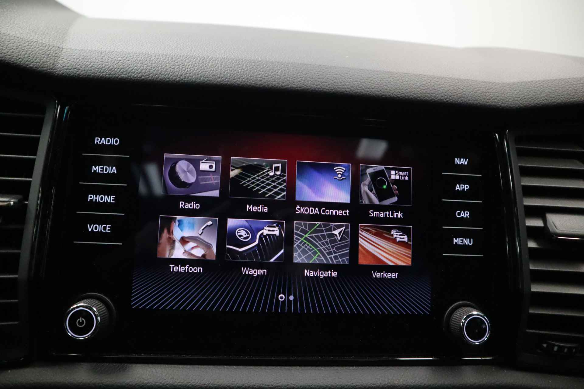 Škoda Kodiaq 1.5 TSI Sportline Business 7-Persoons Panoramadak Navigatie Full-led 20'lmv - 38/39