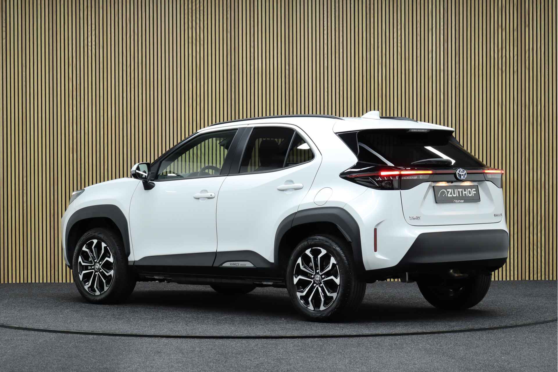 Toyota Yaris Cross 1.5 Hybrid Style | Winterpakket | Panoramadak | Navigatie | Elec. achterklep | Head-up display - 3/32