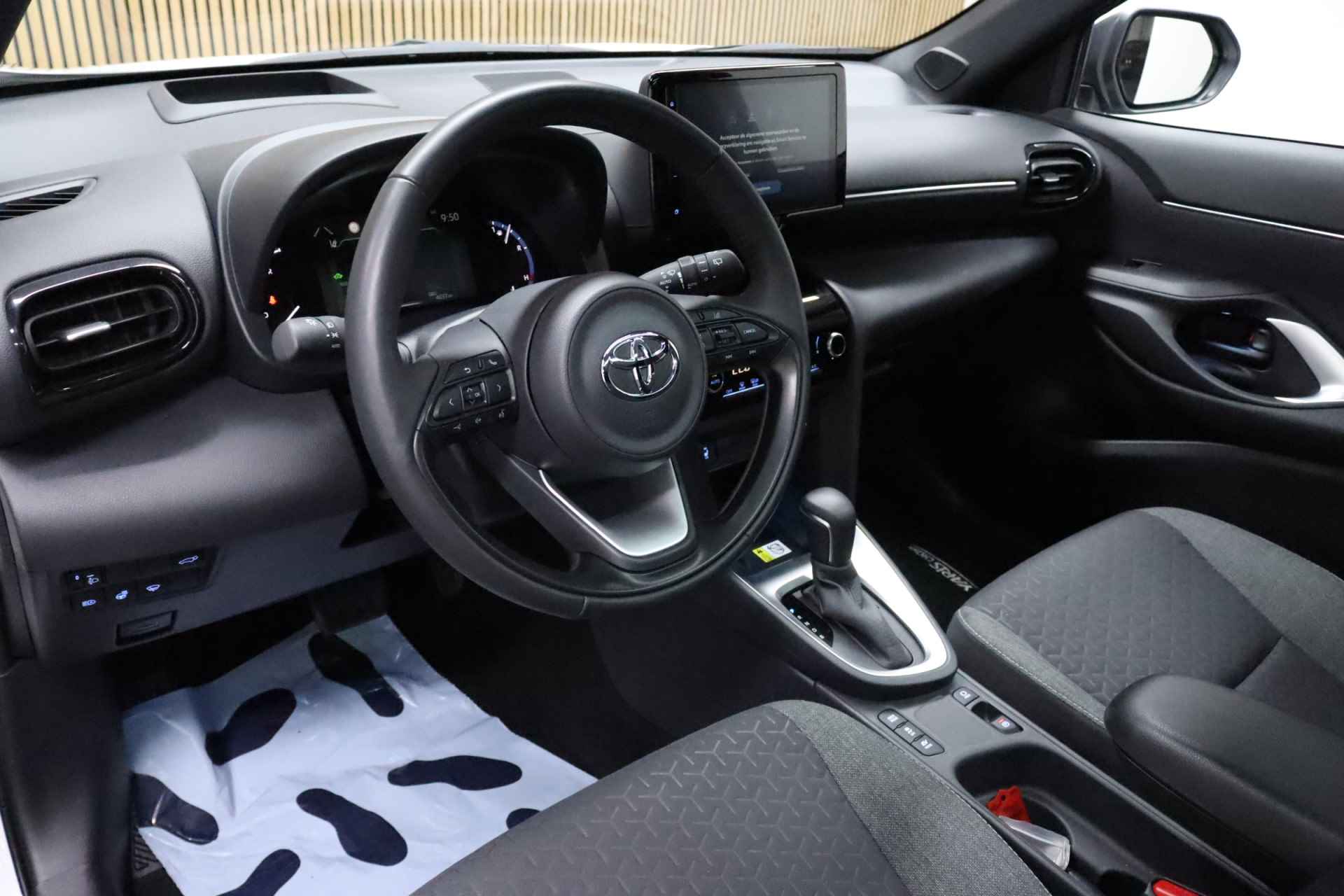 Toyota Yaris Cross 1.5 Hybrid Style | Winterpakket | Panoramadak | Navigatie | Elec. achterklep | Head-up display - 14/32