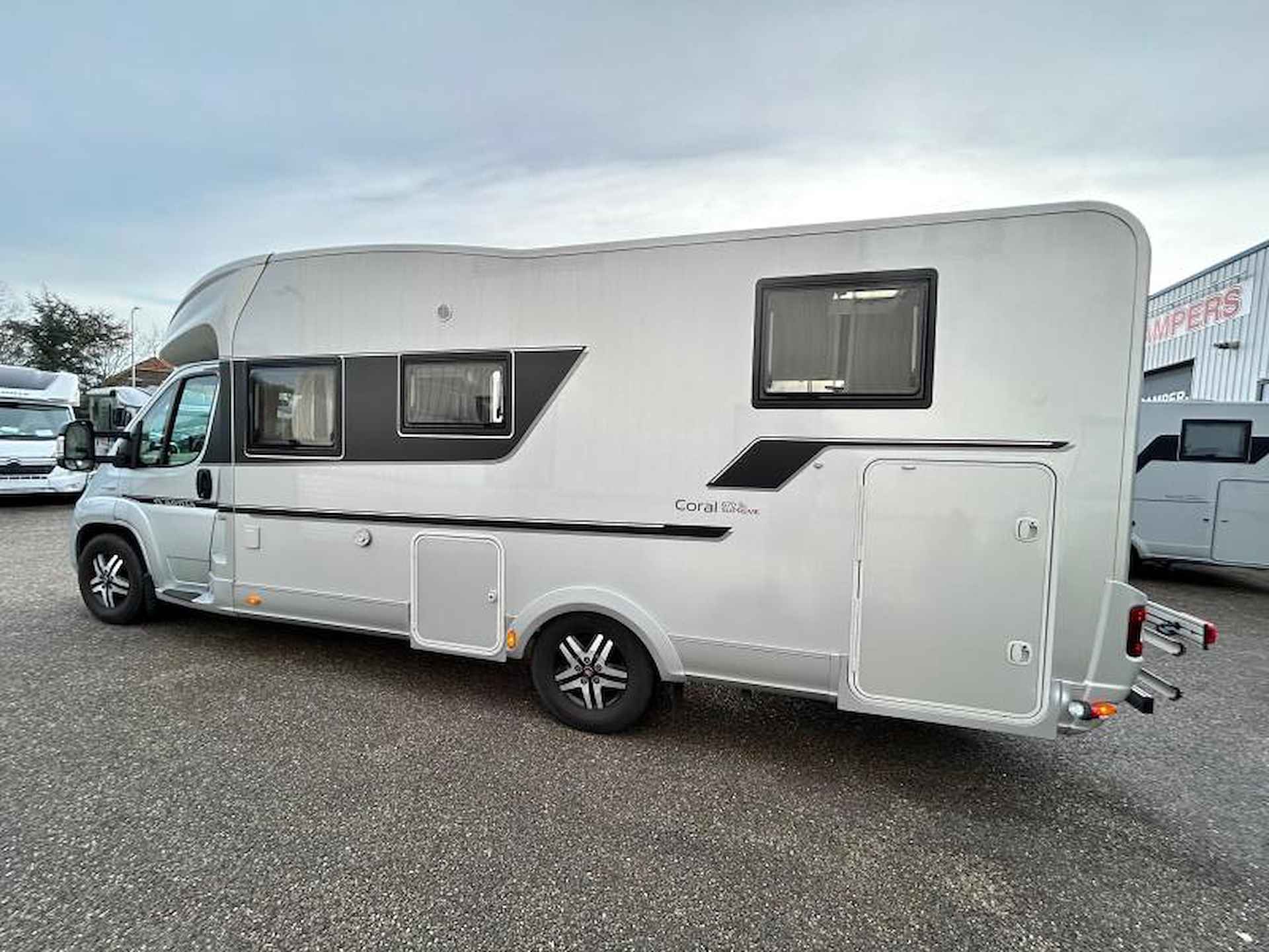 Adria Coral Supreme 670 SL Leer TV-schotel Luifel - 3/4